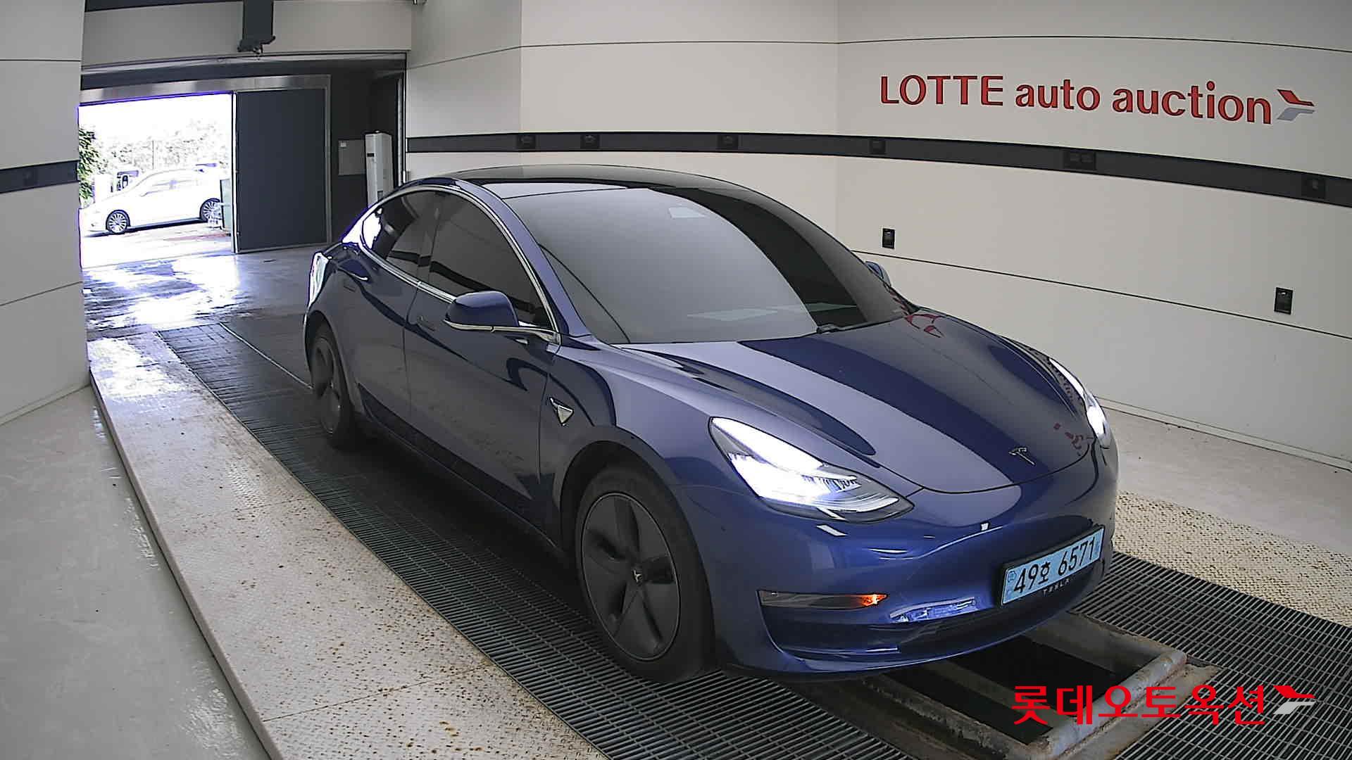 تسلا MODEL 3