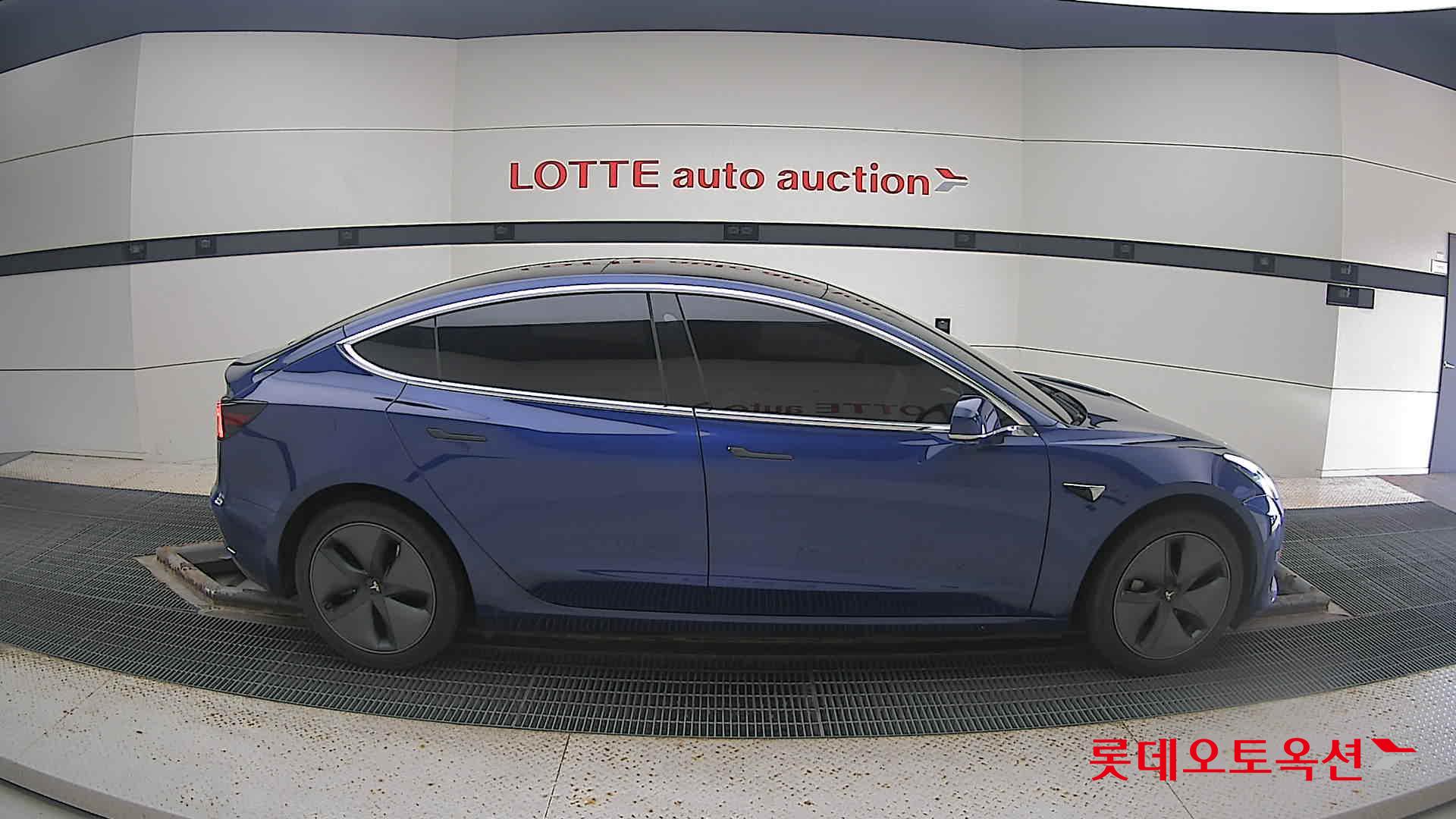 تسلا MODEL 3