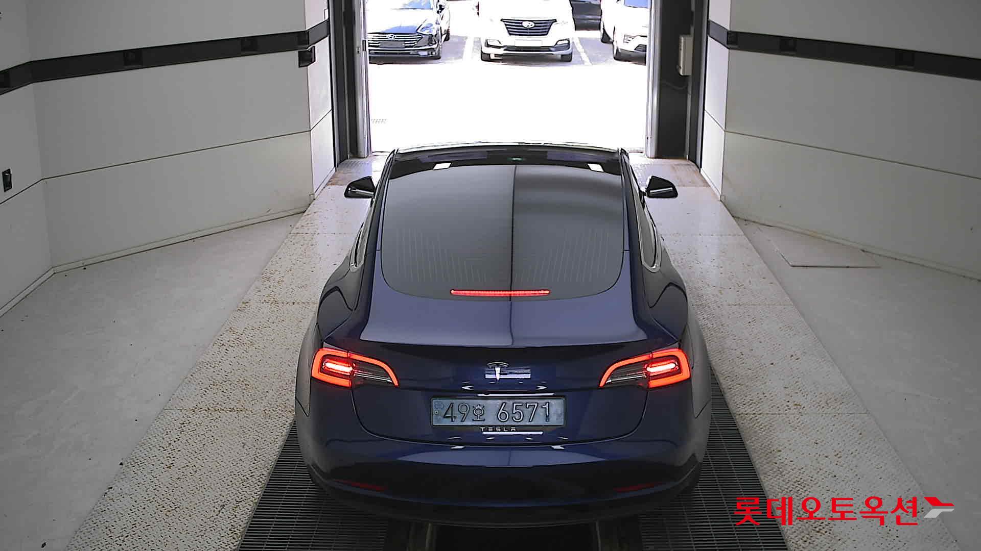 تسلا MODEL 3