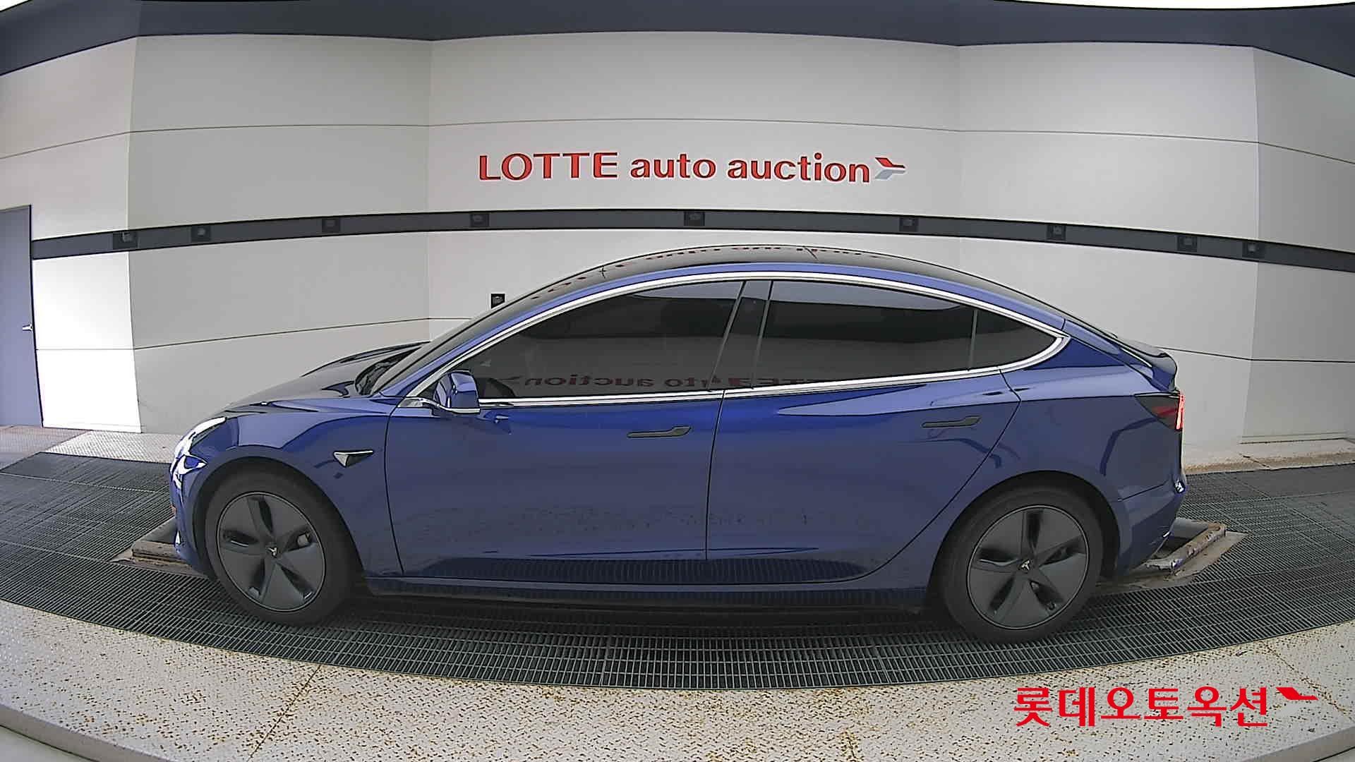 تسلا MODEL 3