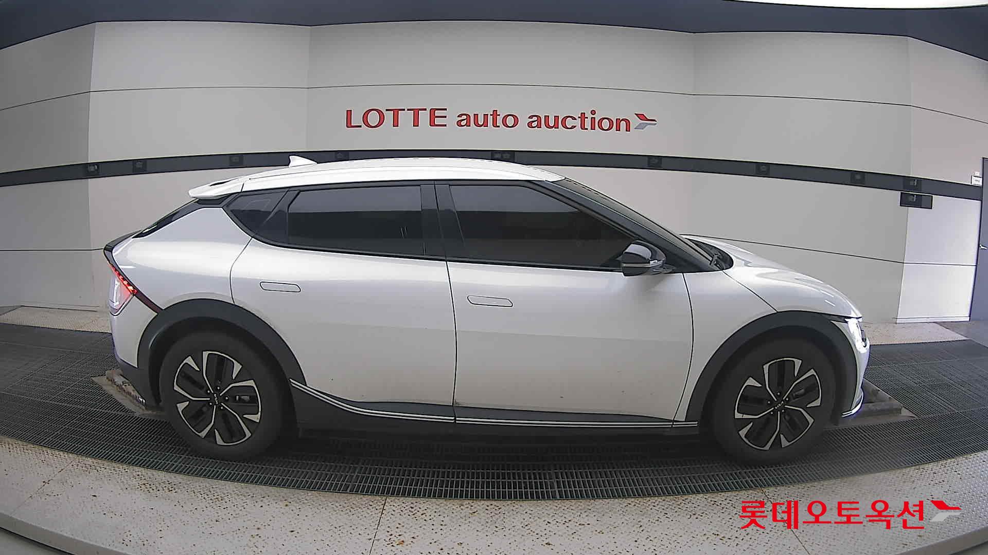 Kia EV6 2022 Snow White Pearl из Кореи, фото 3