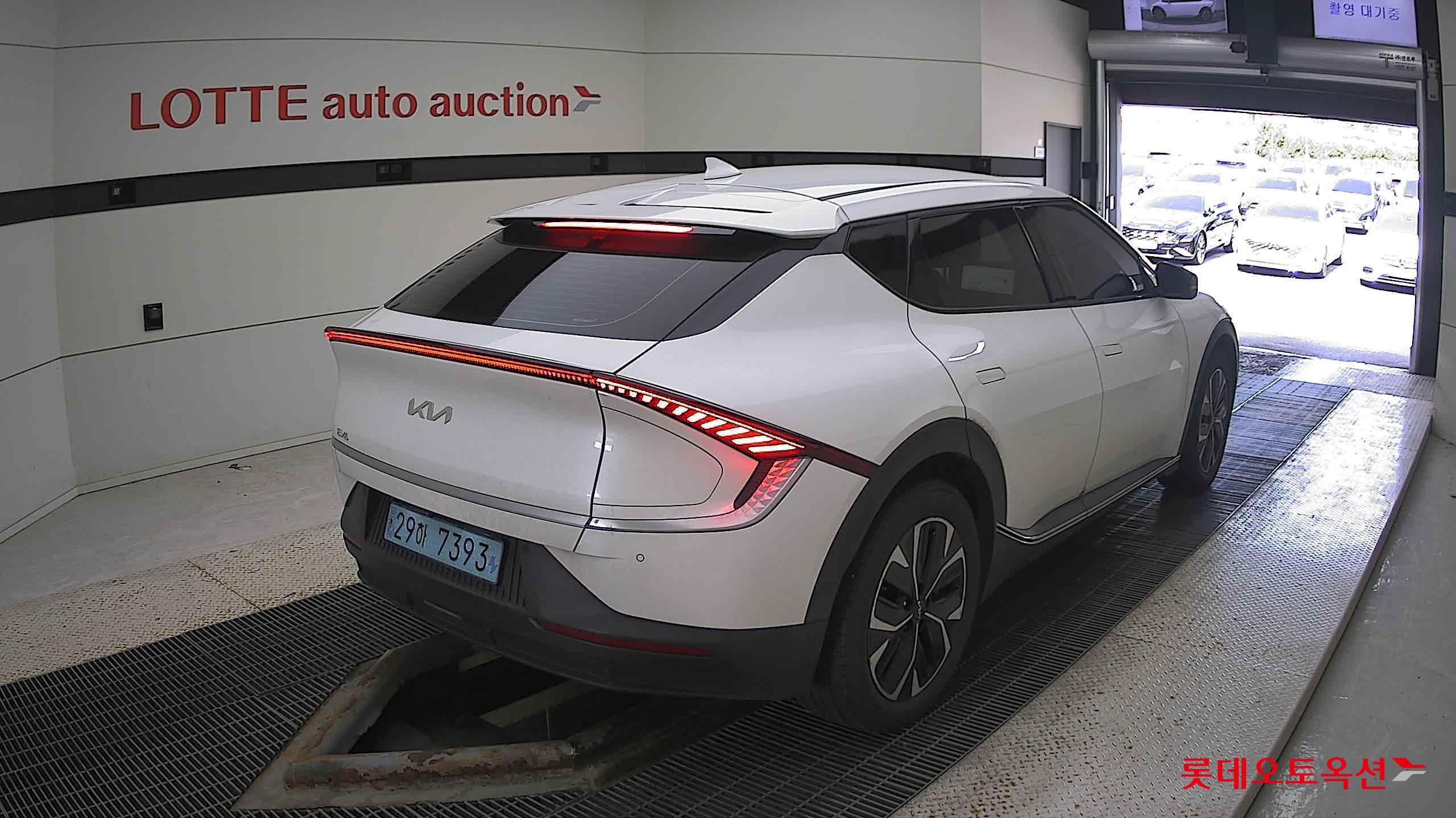 Kia EV6 2022 Snow White Pearl из Кореи, фото 4