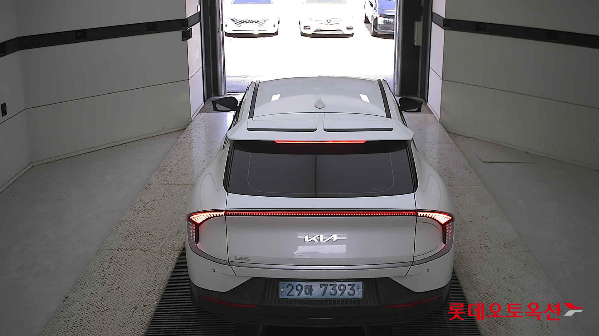 Kia EV6 2022 Snow White Pearl из Кореи, фото 5