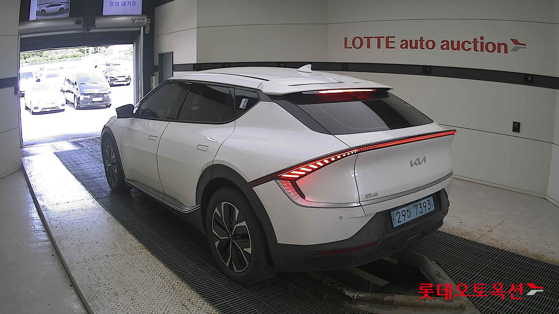 Kia EV6 2022 Snow White Pearl из Кореи, фото 6