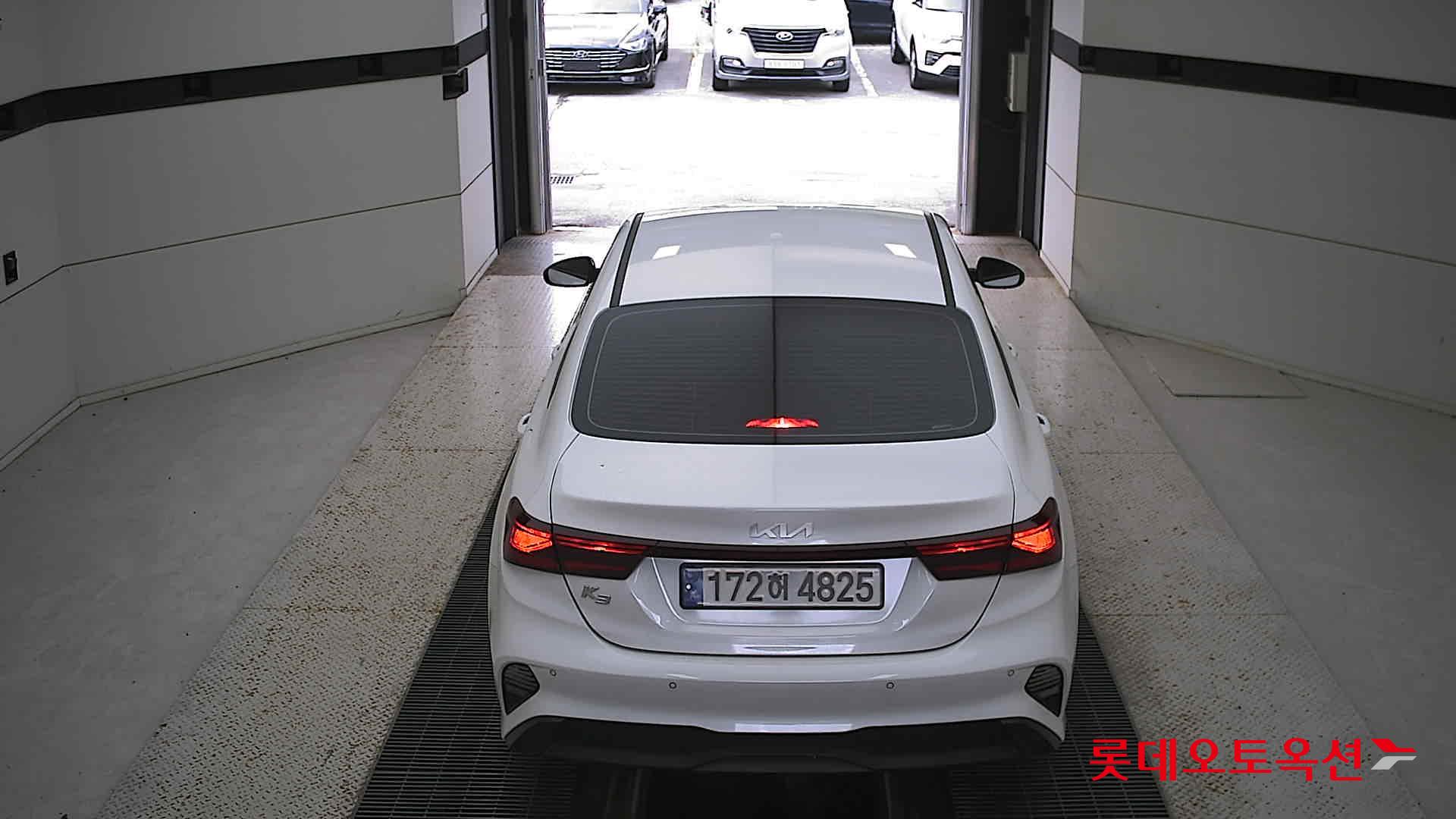 Kia K3 2023 Snow White Pearl из Кореи, фото 5