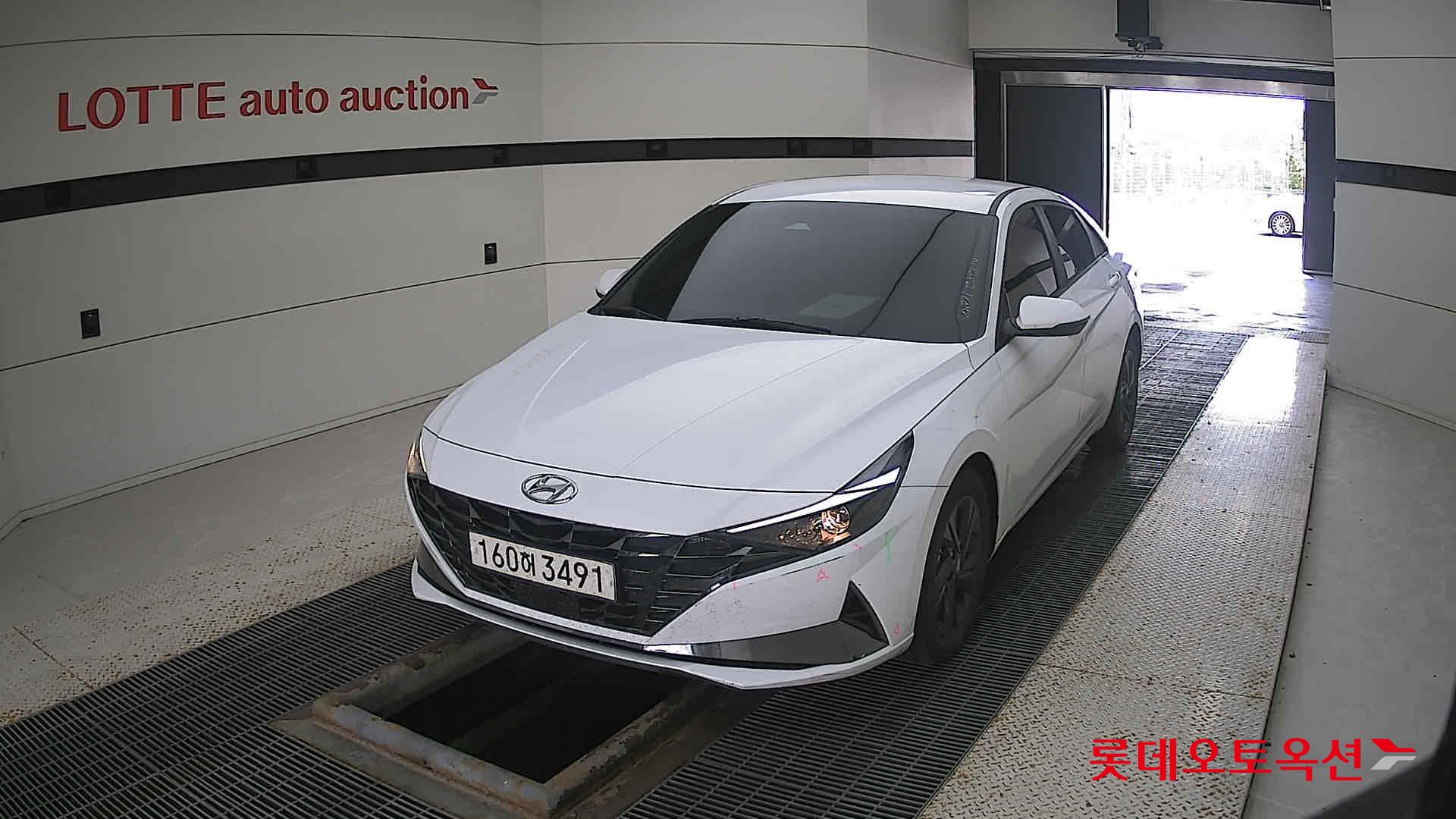 Hyundai Avante Hybrid 2021 Polar White из Кореи