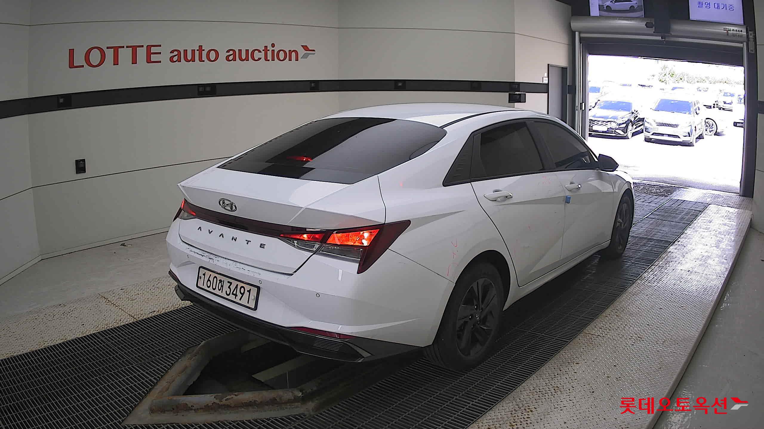Hyundai Avante Hybrid 2021 Polar White из Кореи, фото 4