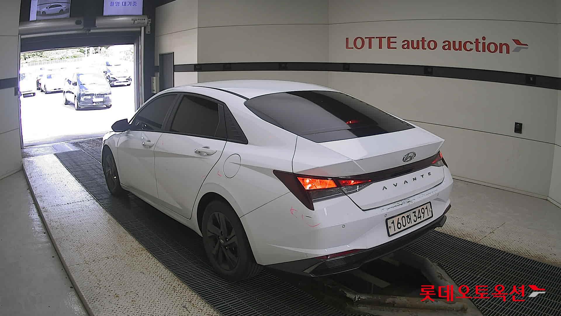 Hyundai Avante Hybrid 2021 Polar White из Кореи, фото 6