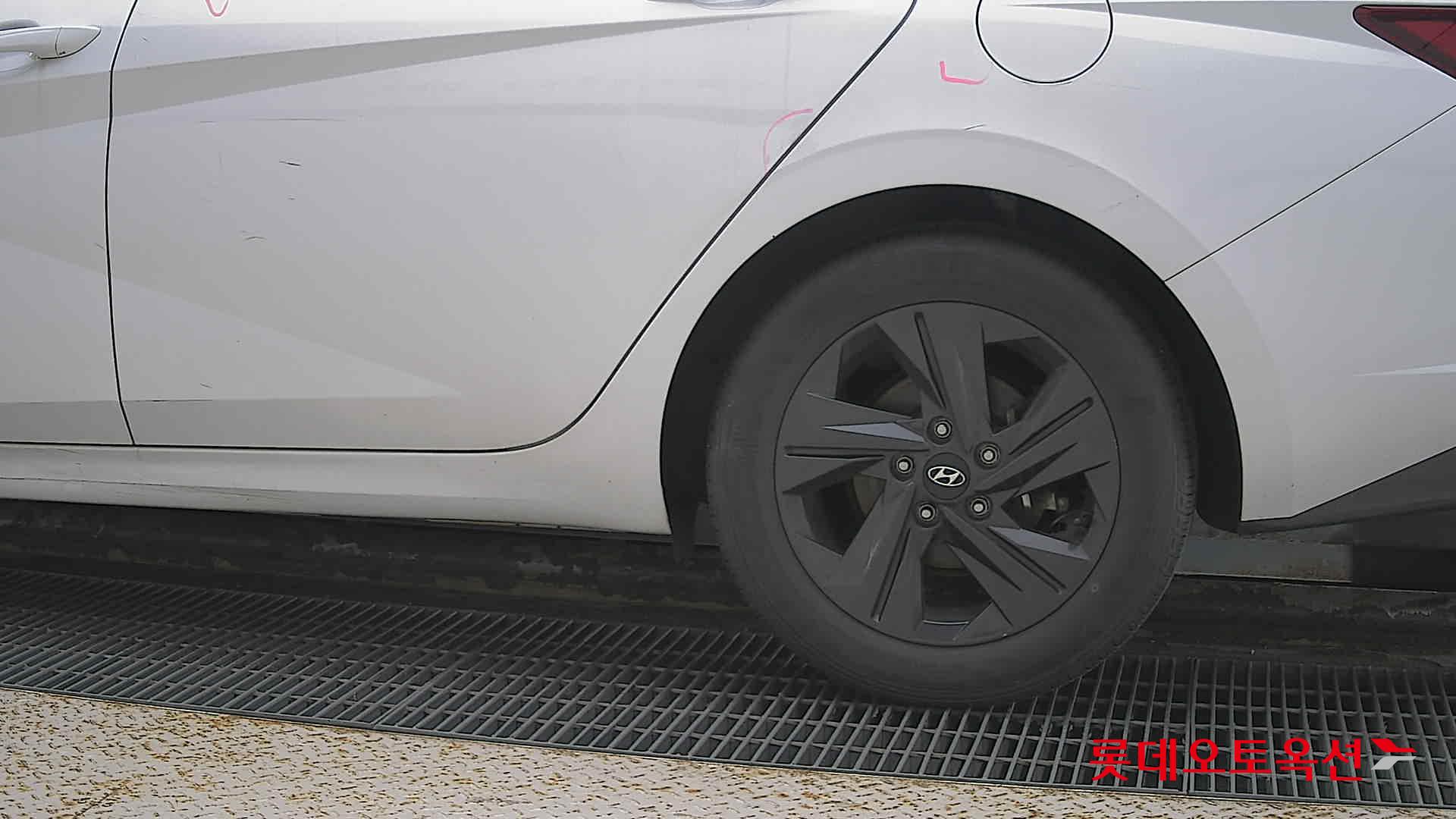 Hyundai Avante Hybrid id 3052540 из Кореи 22