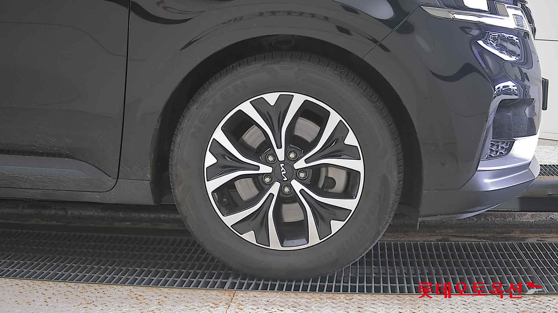 Kia Carnival id 3052564 из Кореи 23