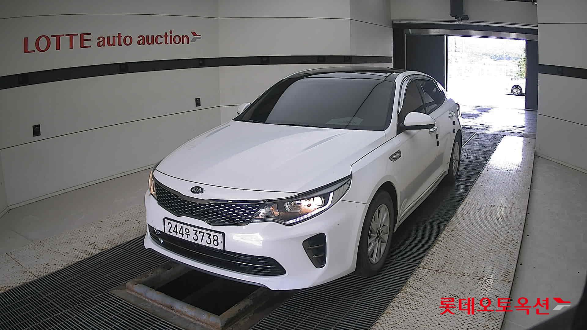 Kia K5 2018 Snow White Pearl (optional) из Кореи