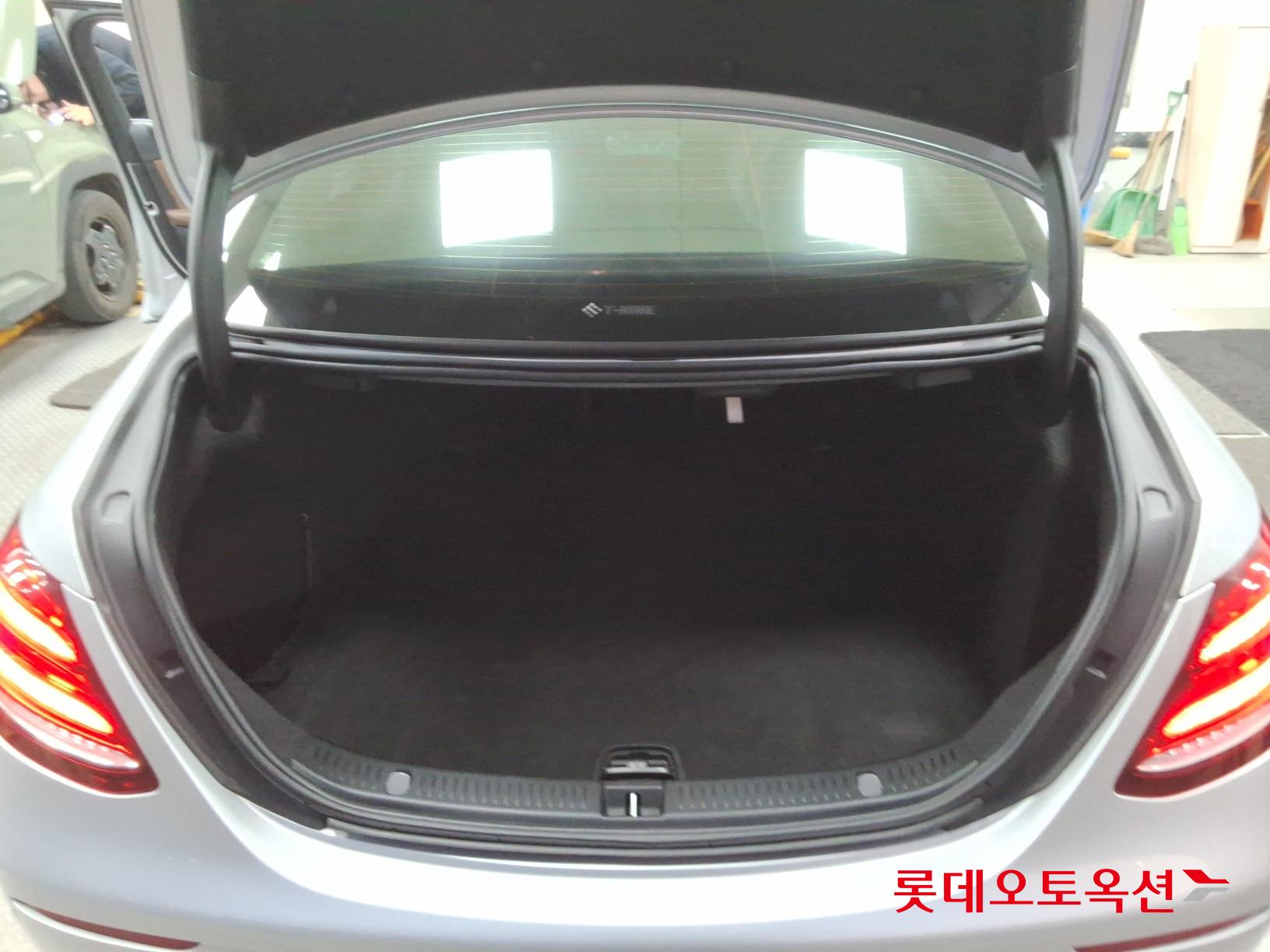 Mercedes-Benz E220 d id 3057615 из Кореи 37