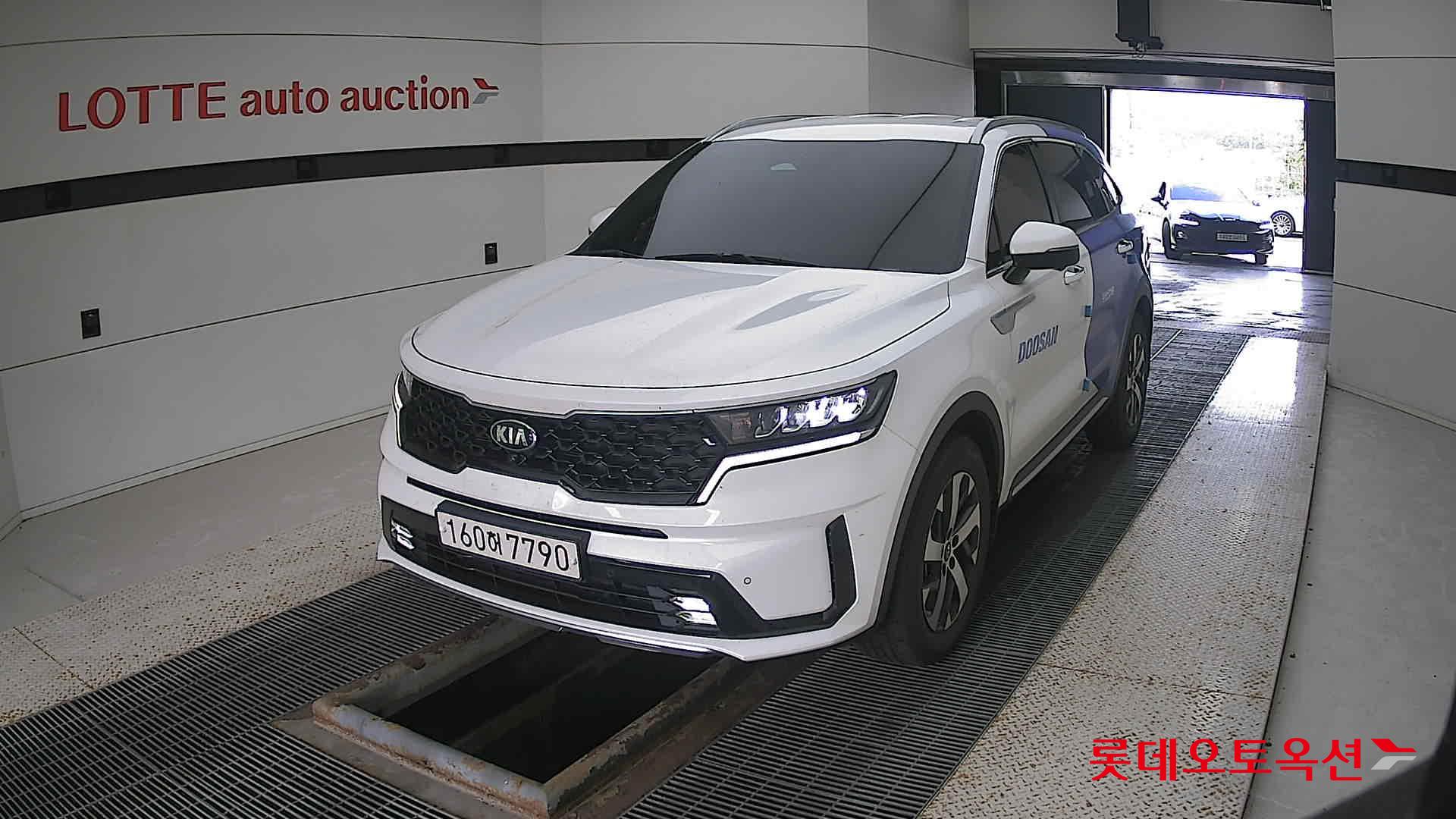 Kia Sorento 2021 Snow White Pearl (optional) из Кореи