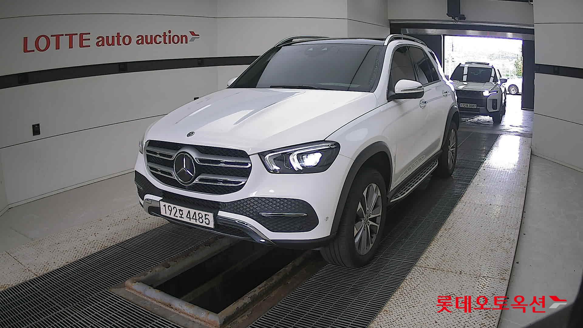 Mercedes-Benz Mercedes-Benz GLE300 d 4MATIC 2022 149-POLAR WHITE [BENZ] из Кореи