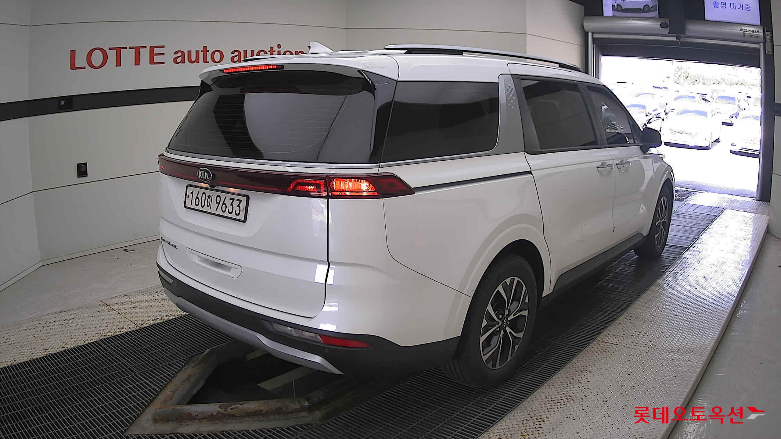 Kia Carnival 2021 Snow White Pearl (optional) из Кореи, фото 4