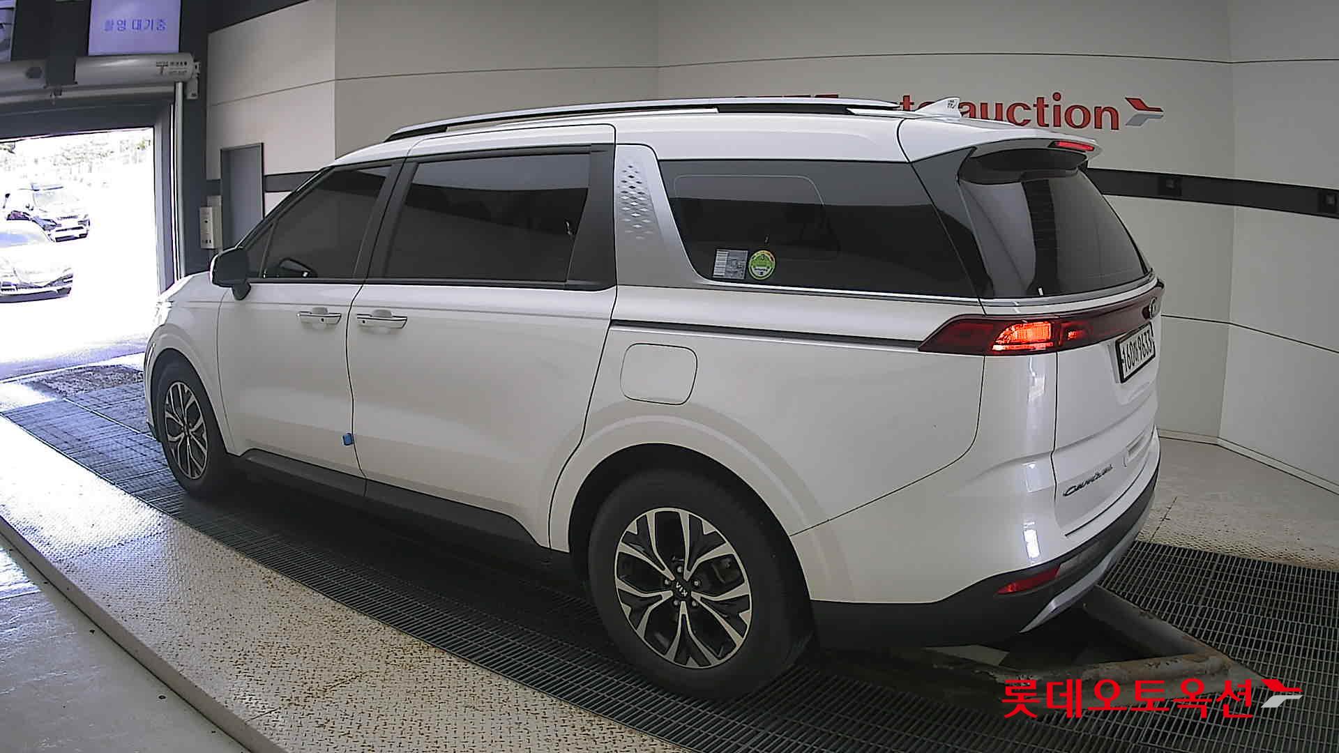 Kia Carnival id 3057720 из Кореи 10