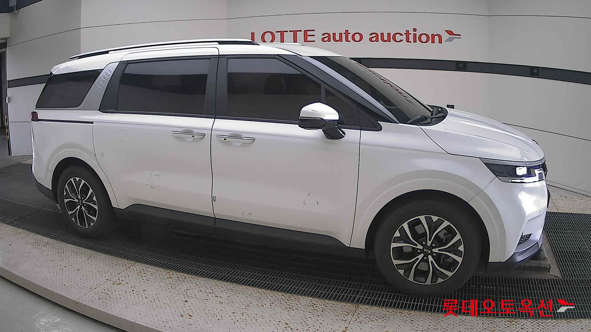 Kia Carnival id 3057720 из Кореи 17