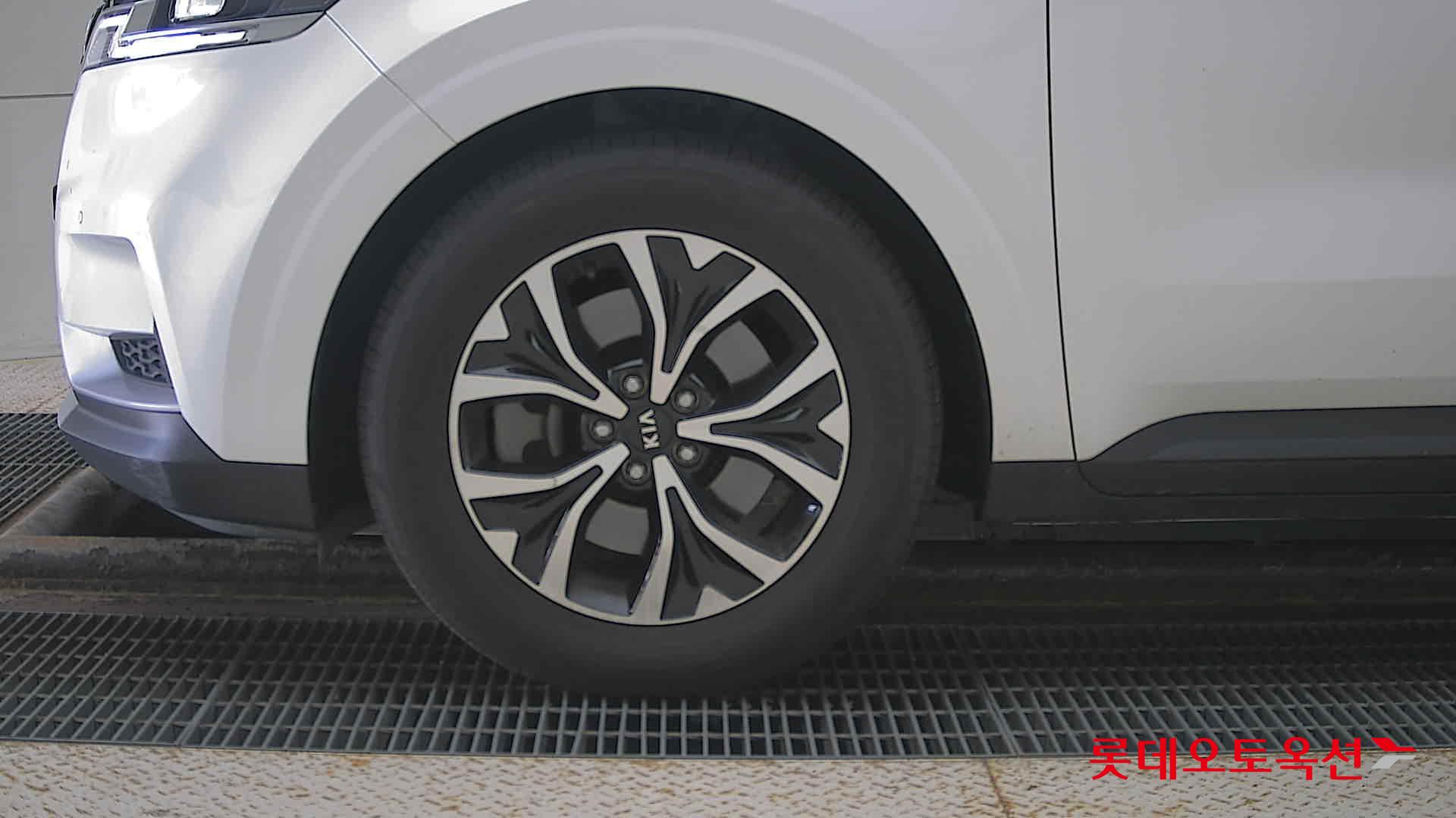 Kia Carnival id 3057720 из Кореи 21