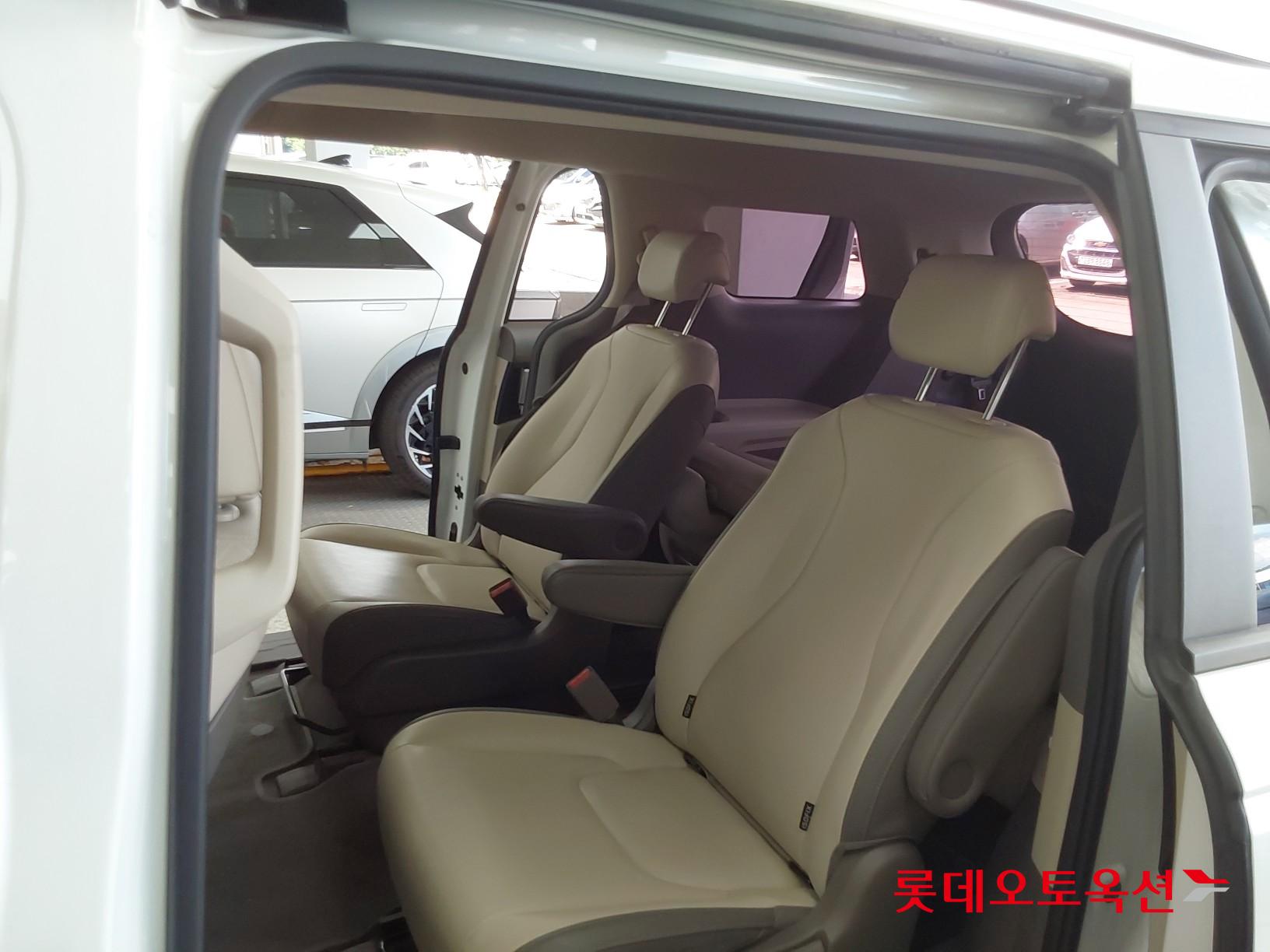 Kia Carnival id 3057720 из Кореи 36