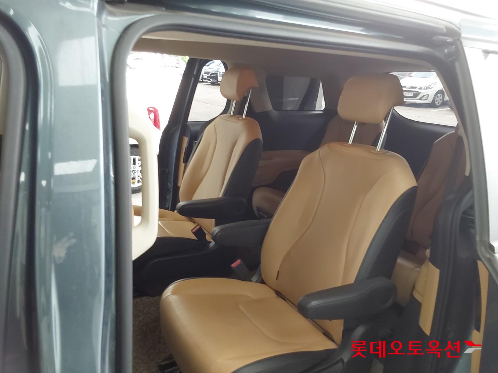 Kia Carnival id 3057647 из Кореи 36