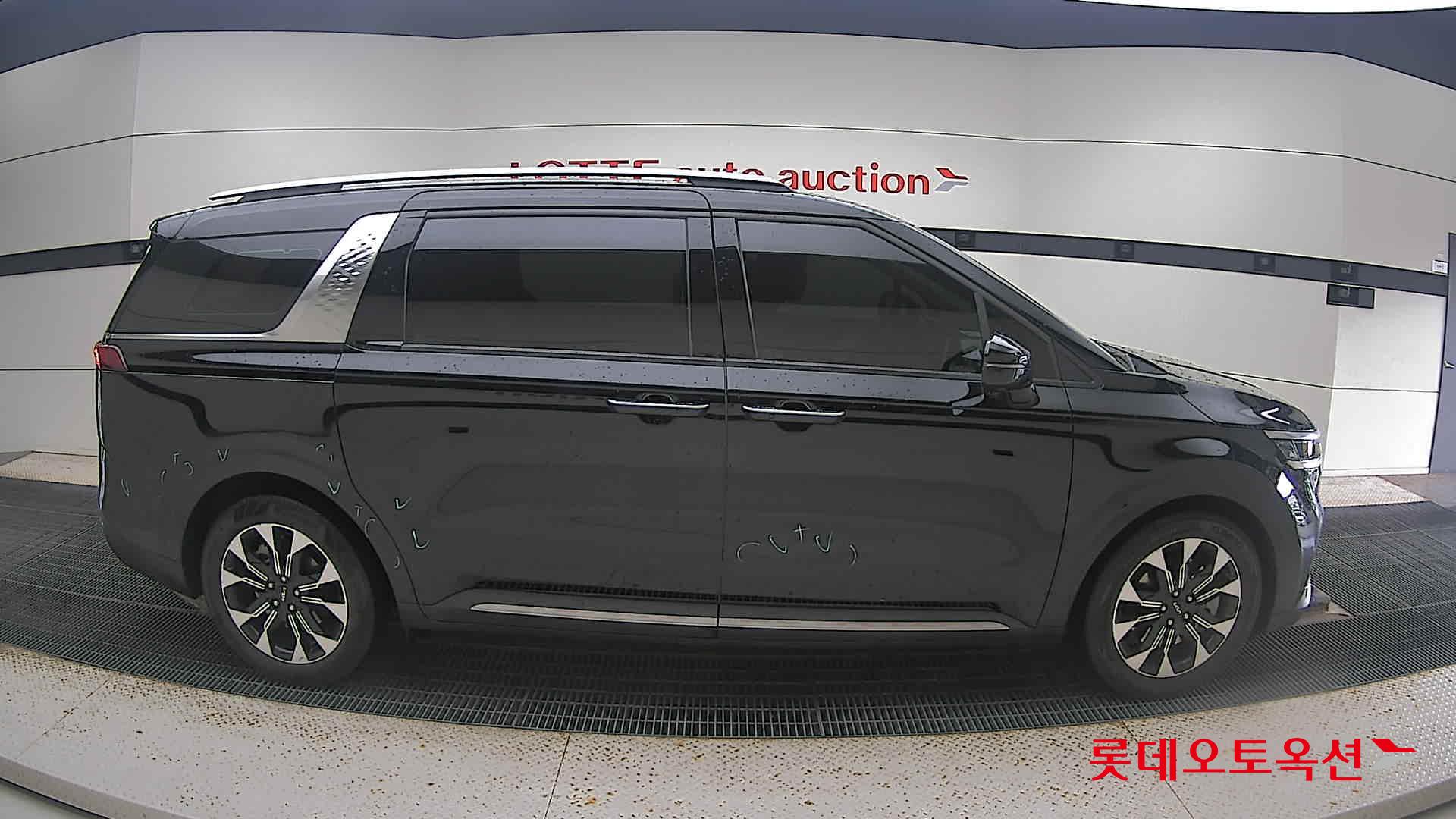 Kia Carnival Limousine 2023 Aurora Black Pearl из Кореи, фото 3