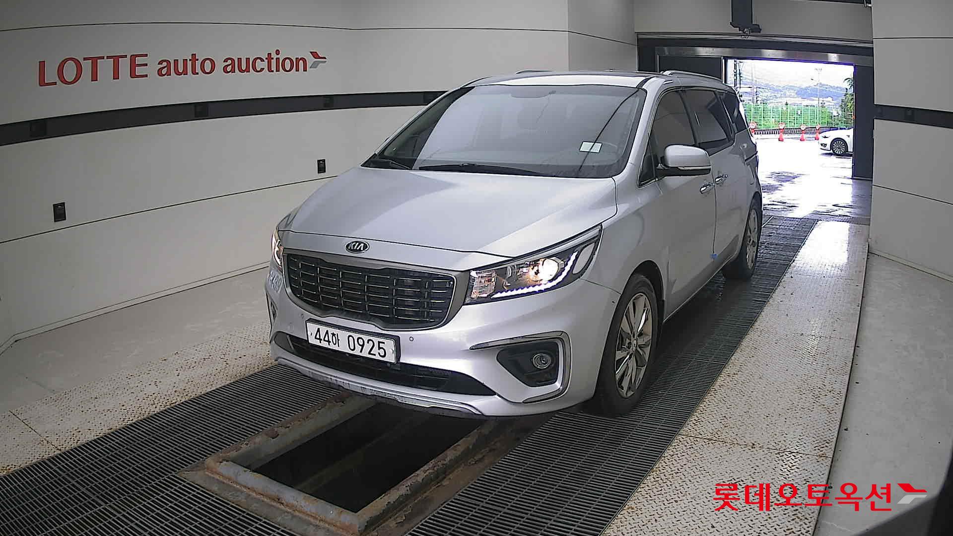 Kia Carnival 2019 Silky Silver из Кореи