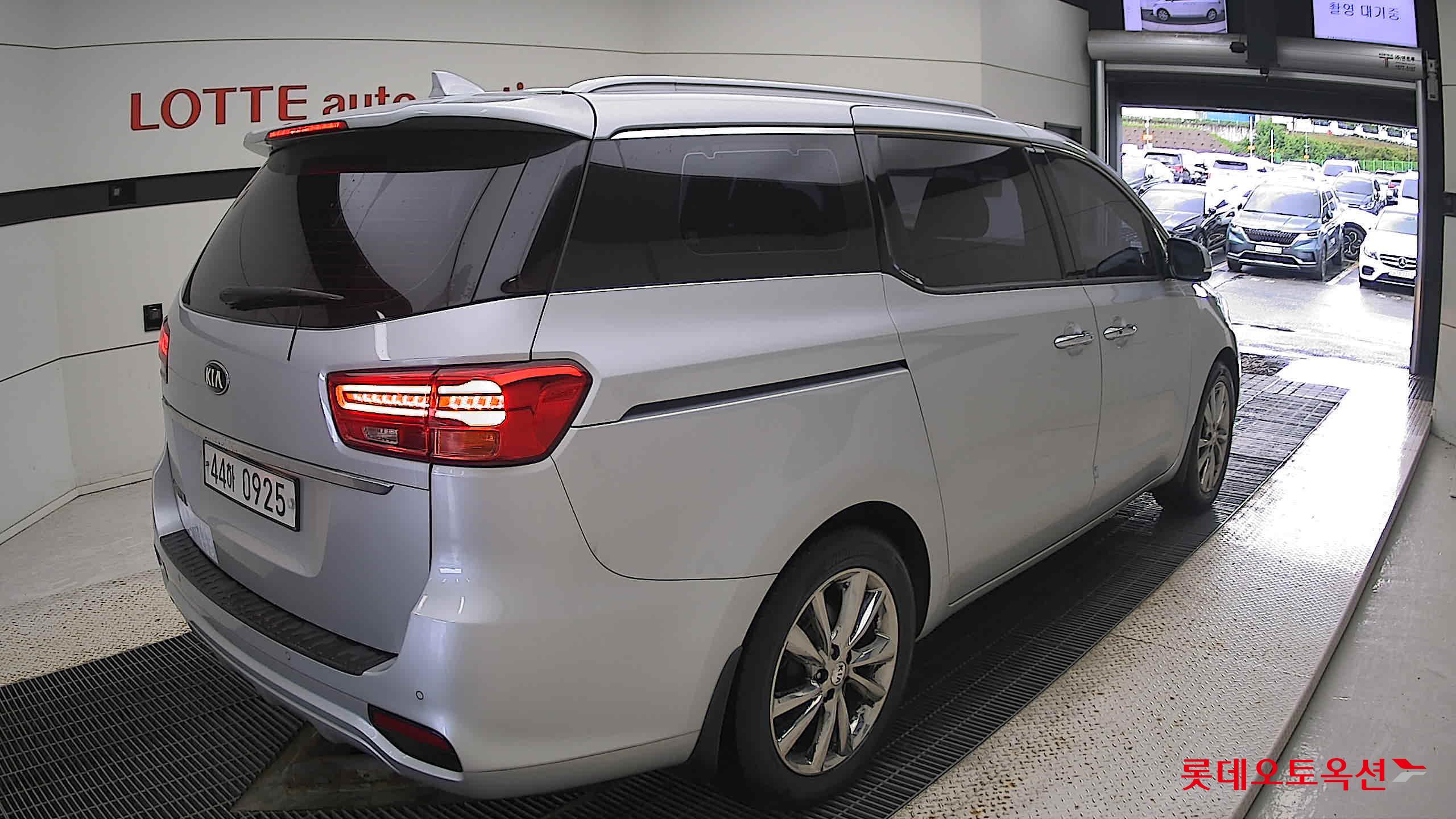 Kia Carnival 2019 Silky Silver из Кореи, фото 4