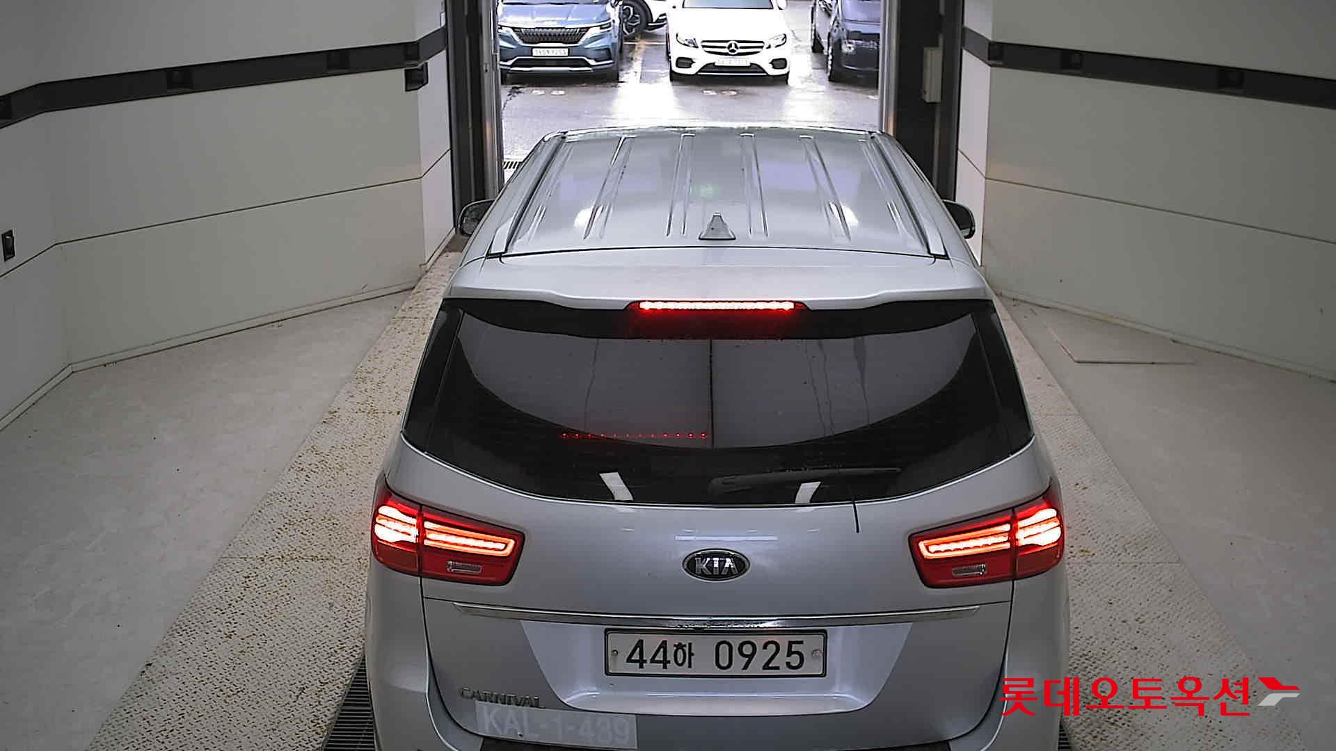 Kia Carnival 2019 Silky Silver из Кореи, фото 5
