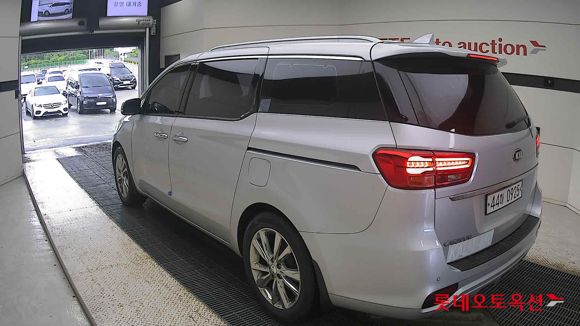 Kia Carnival 2019 Silky Silver из Кореи, фото 6
