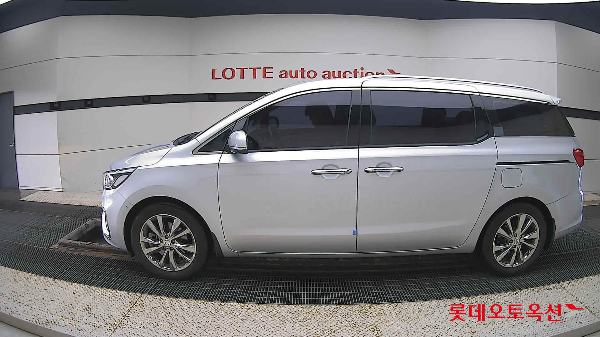 Kia Carnival id 3052550 из Кореи 7