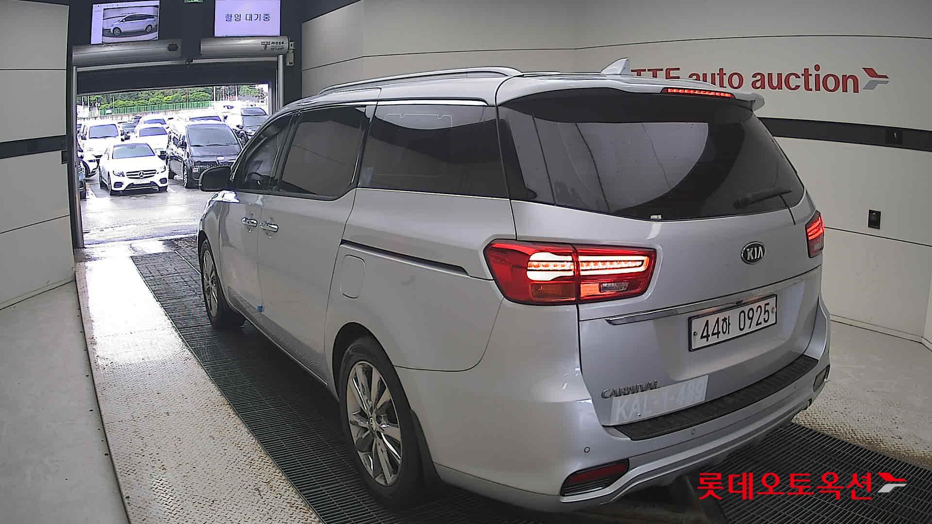 Kia Carnival id 3052550 из Кореи 9