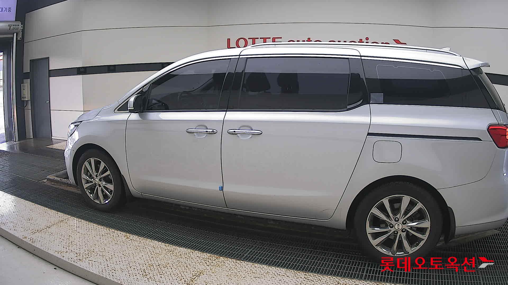 Kia Carnival id 3052550 из Кореи 11