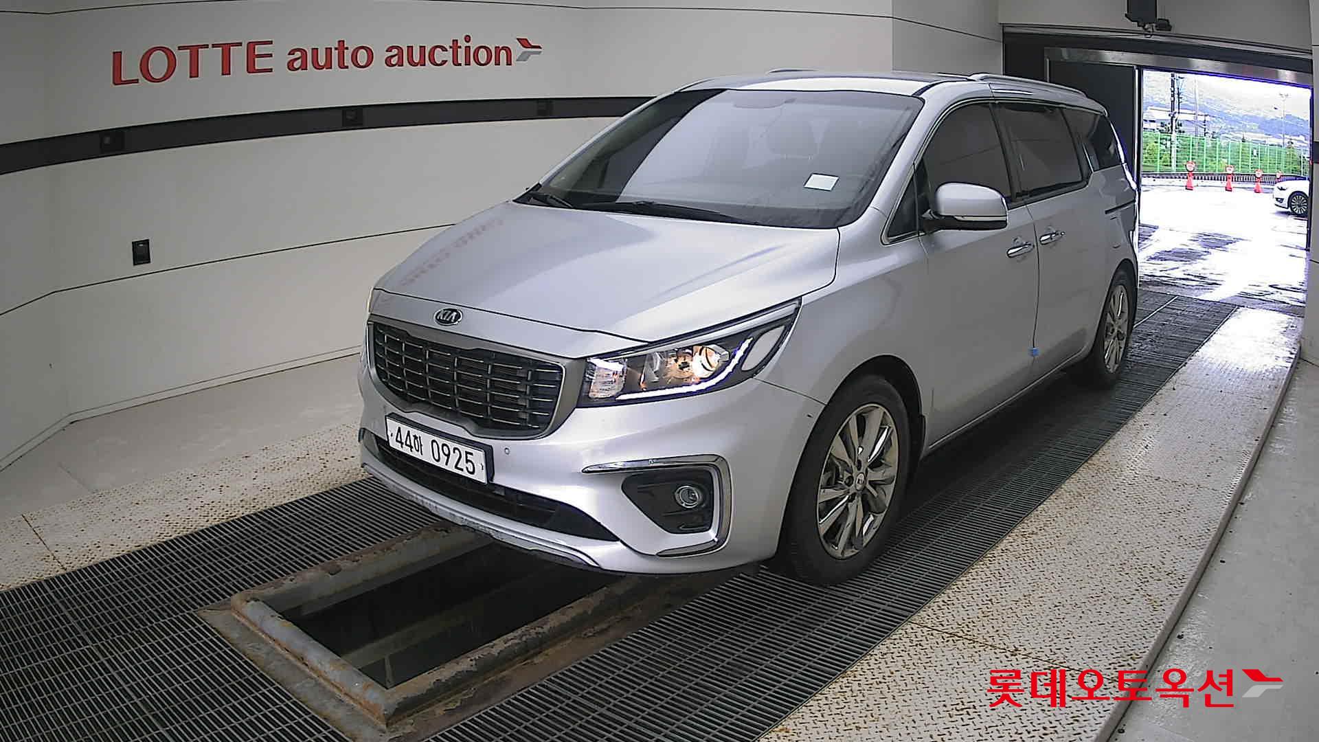 Kia Carnival id 3052550 из Кореи 14