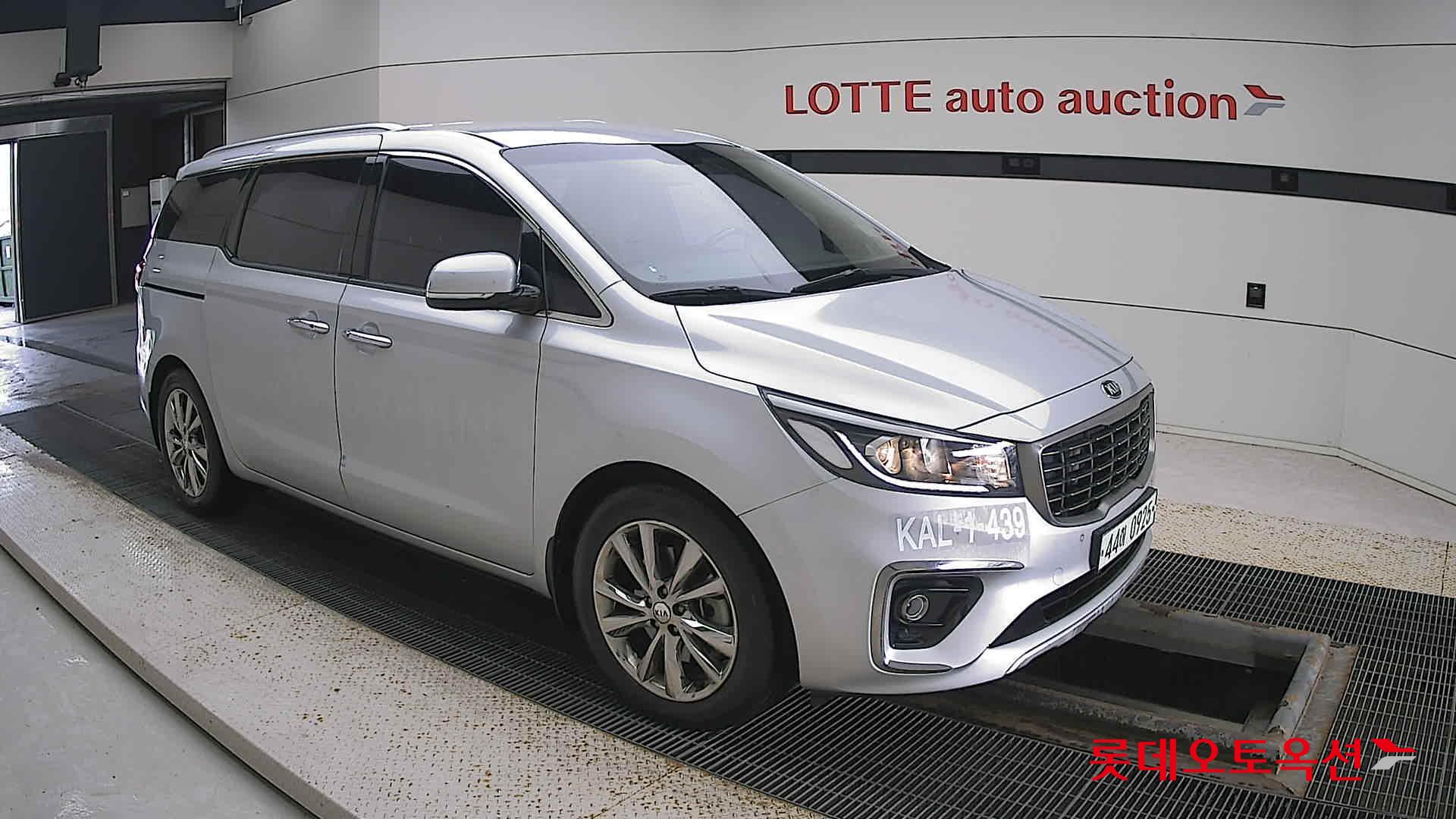 Kia Carnival id 3052550 из Кореи 16