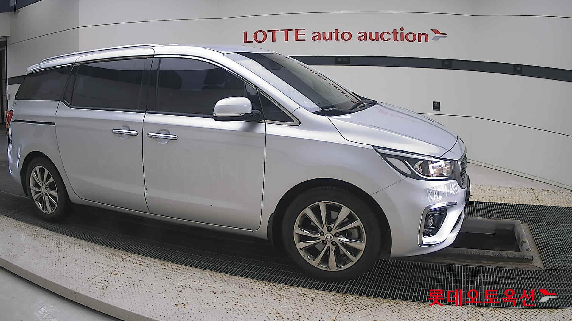 Kia Carnival id 3052550 из Кореи 17