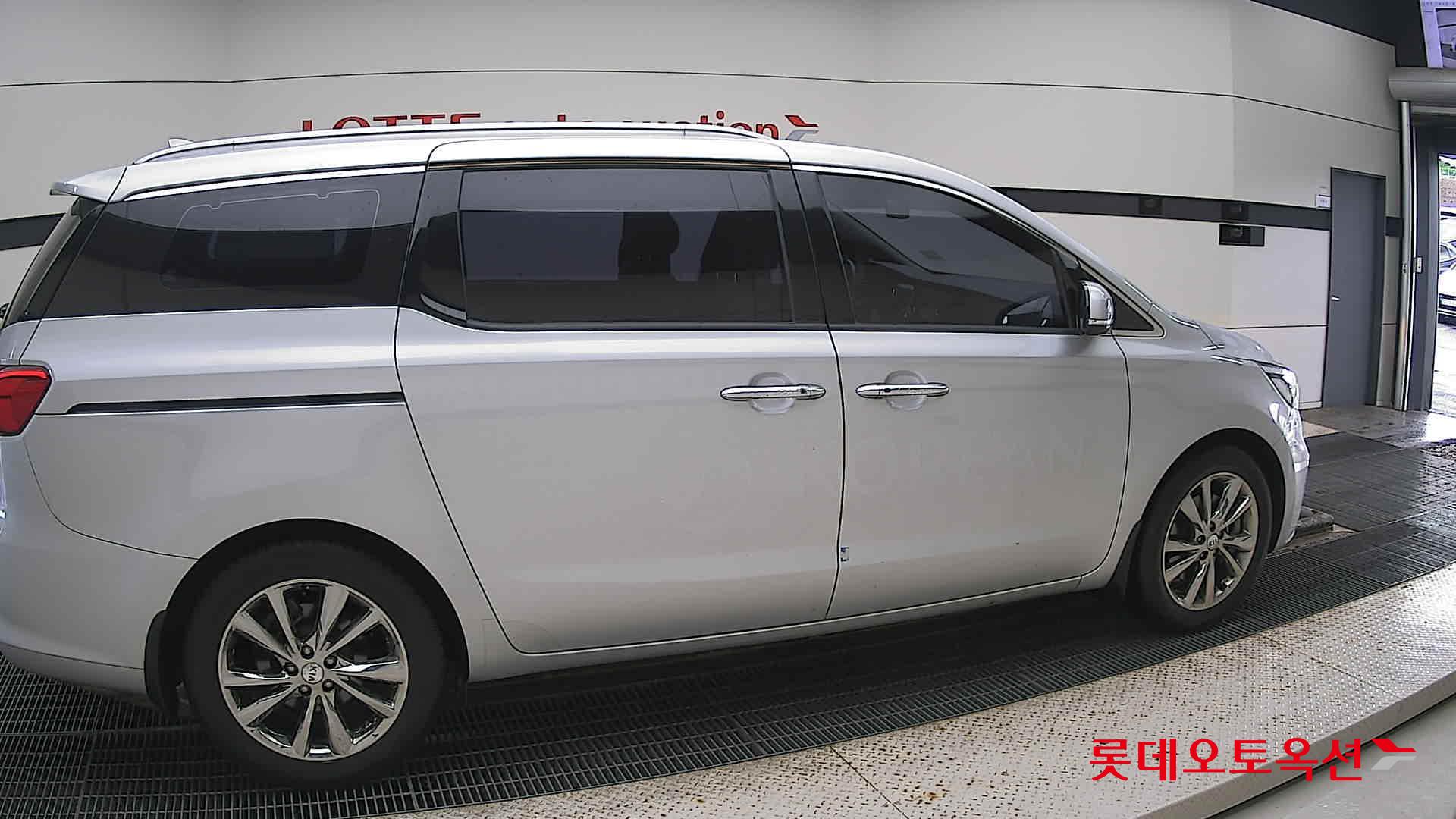 Kia Carnival id 3052550 из Кореи 18