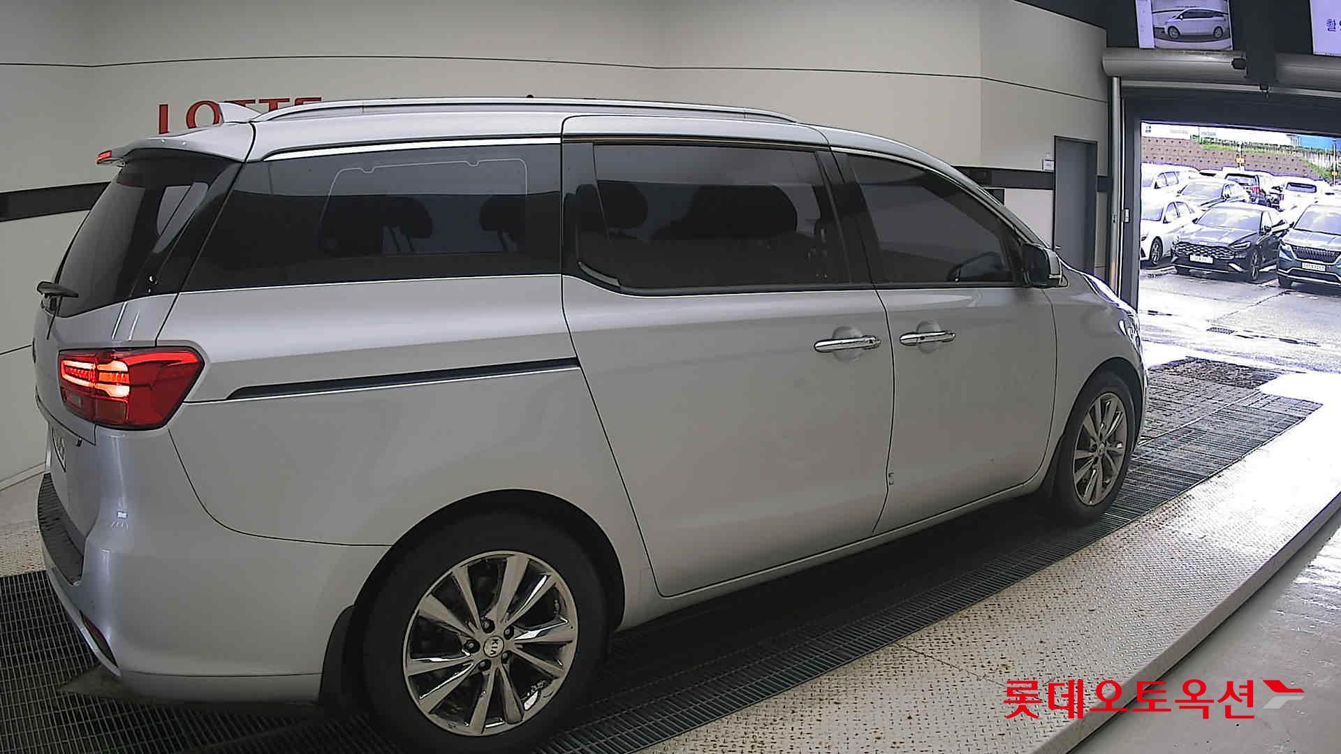 Kia Carnival id 3052550 из Кореи 19