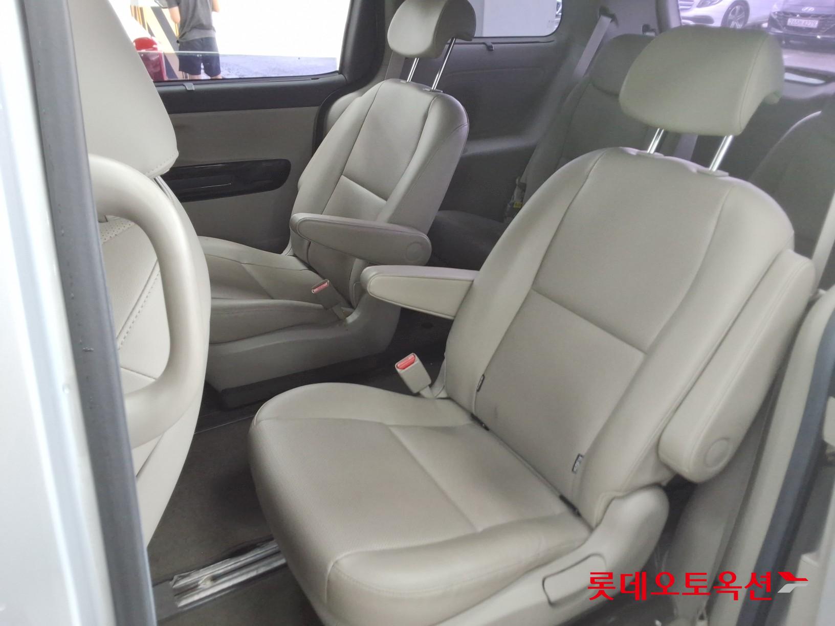 Kia Carnival id 3052550 из Кореи 36