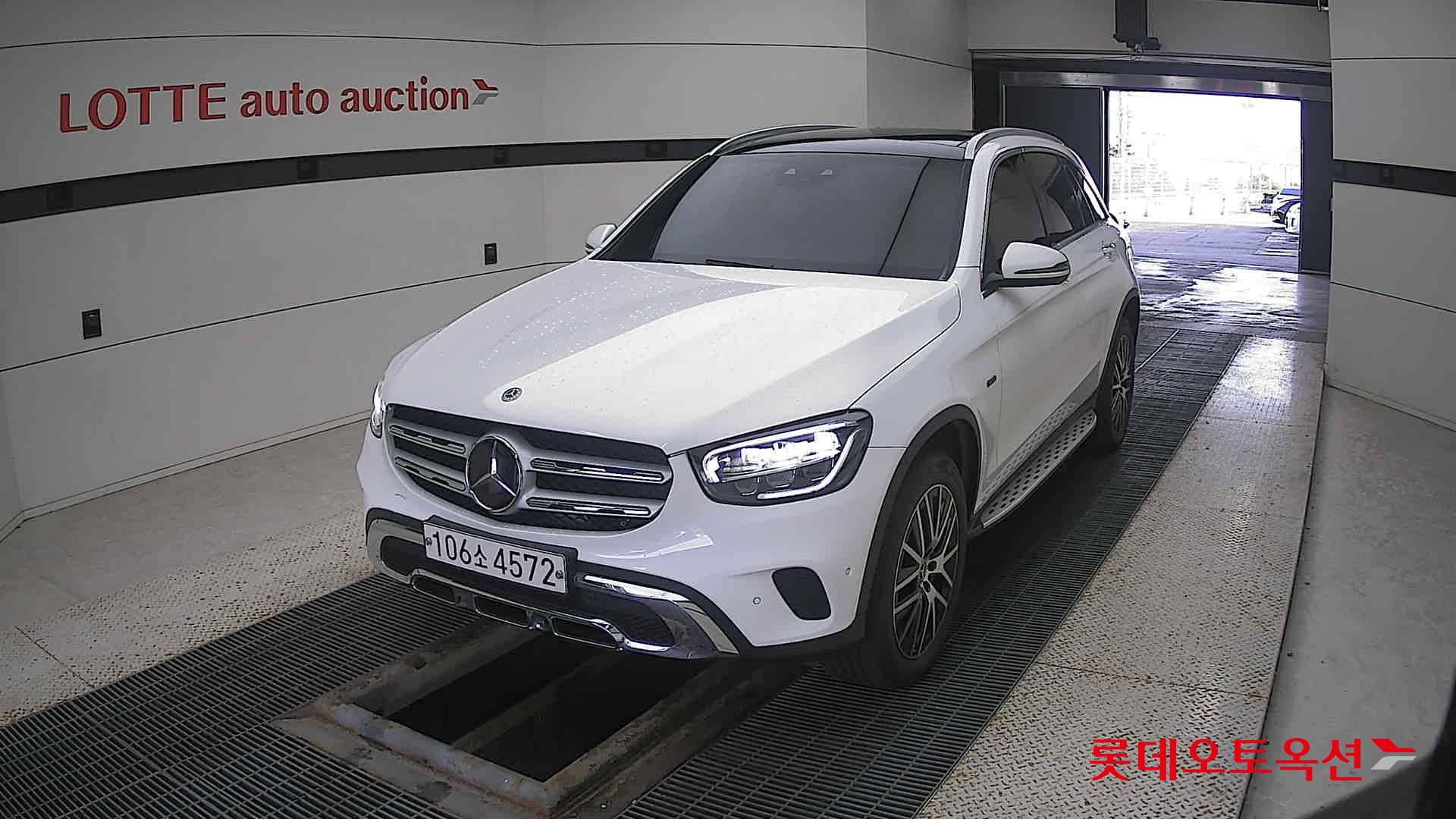 Mercedes-Benz Mercedes-Benz GLC300 e 4MATIC 2021 149-POLAR WHITE (BENZ) из Кореи