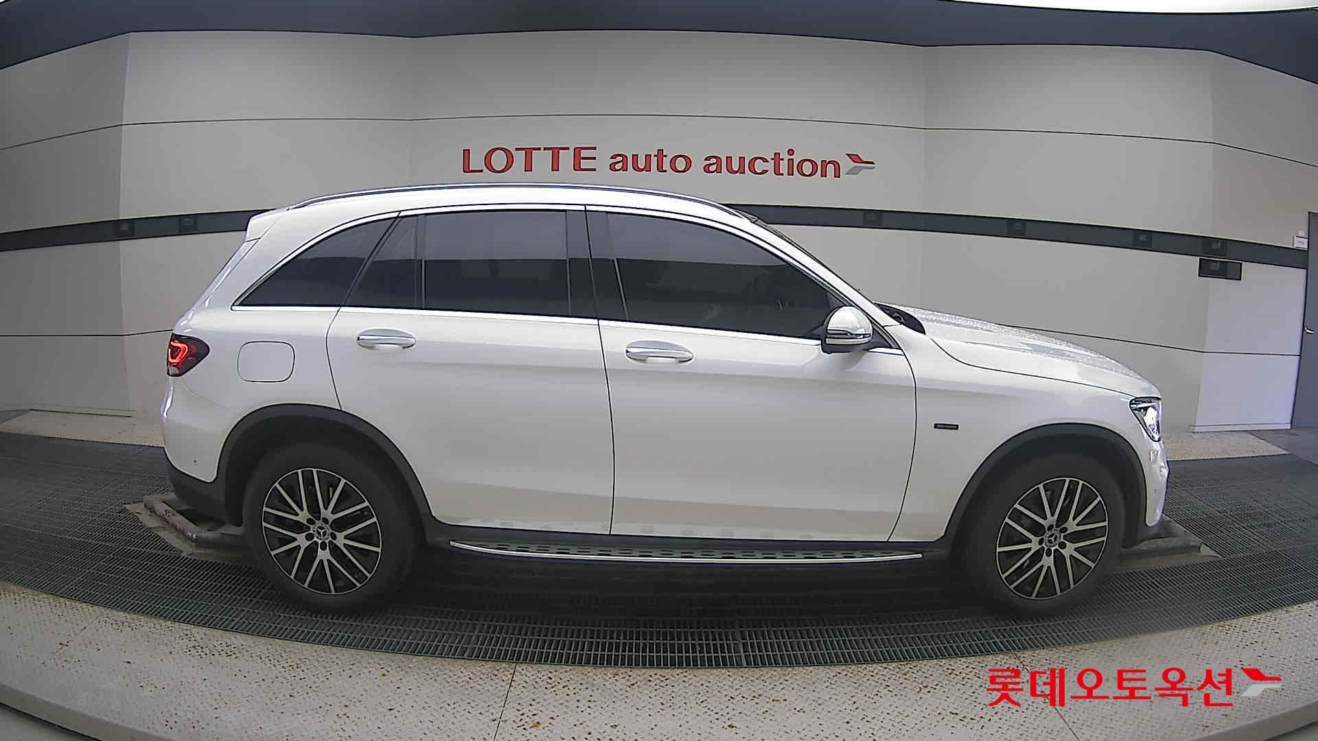 Mercedes-Benz Mercedes-Benz GLC300 e 4MATIC 2021 149-POLAR WHITE (BENZ) из Кореи, фото 3