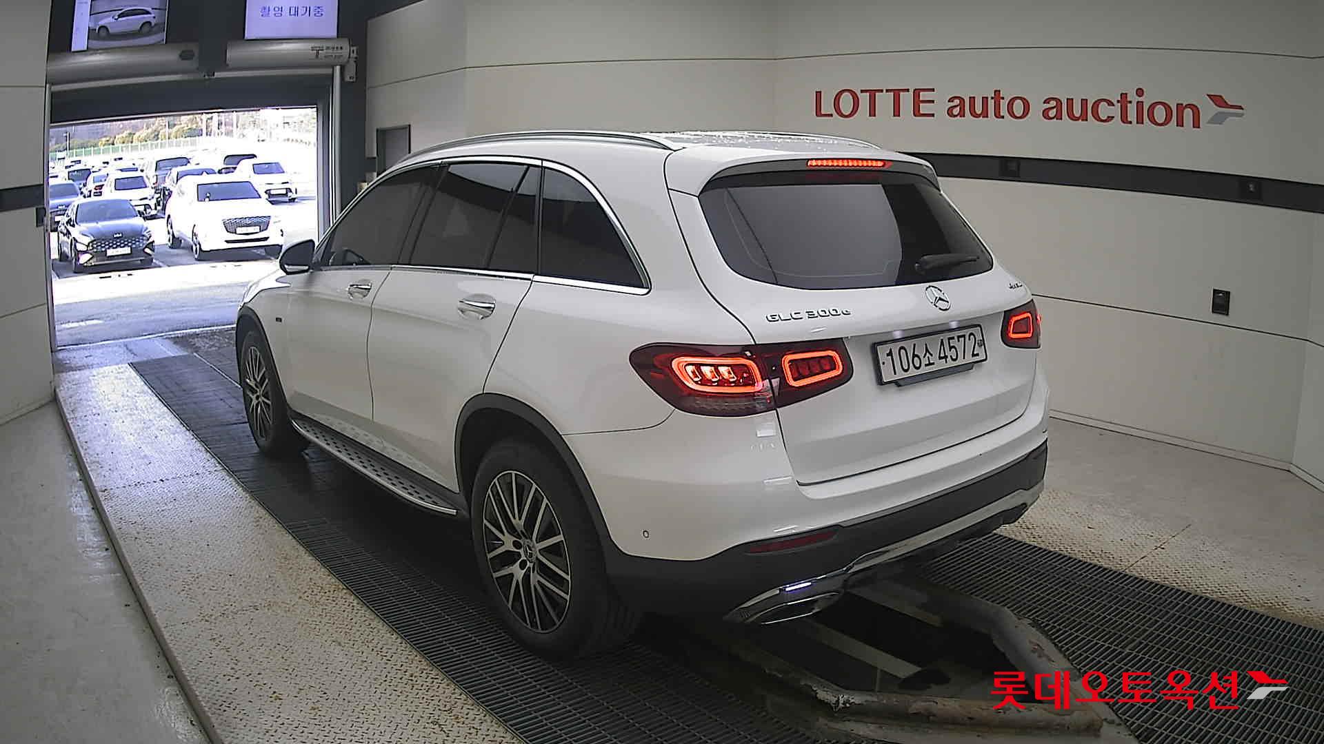 Mercedes-Benz Mercedes-Benz GLC300 e 4MATIC 2021 149-POLAR WHITE (BENZ) из Кореи, фото 6