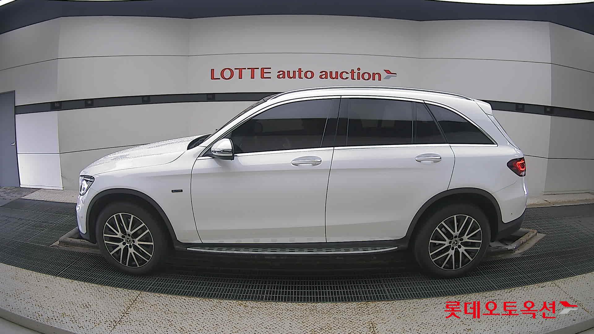 Mercedes-Benz Mercedes-Benz GLC300 e 4MATIC id 3052612 из Кореи 7