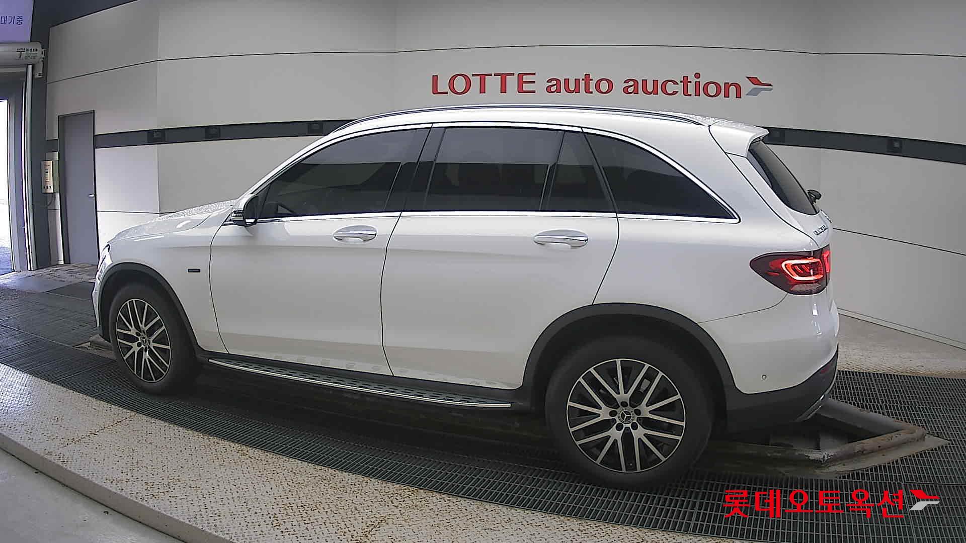 Mercedes-Benz Mercedes-Benz GLC300 e 4MATIC id 3052612 из Кореи 11