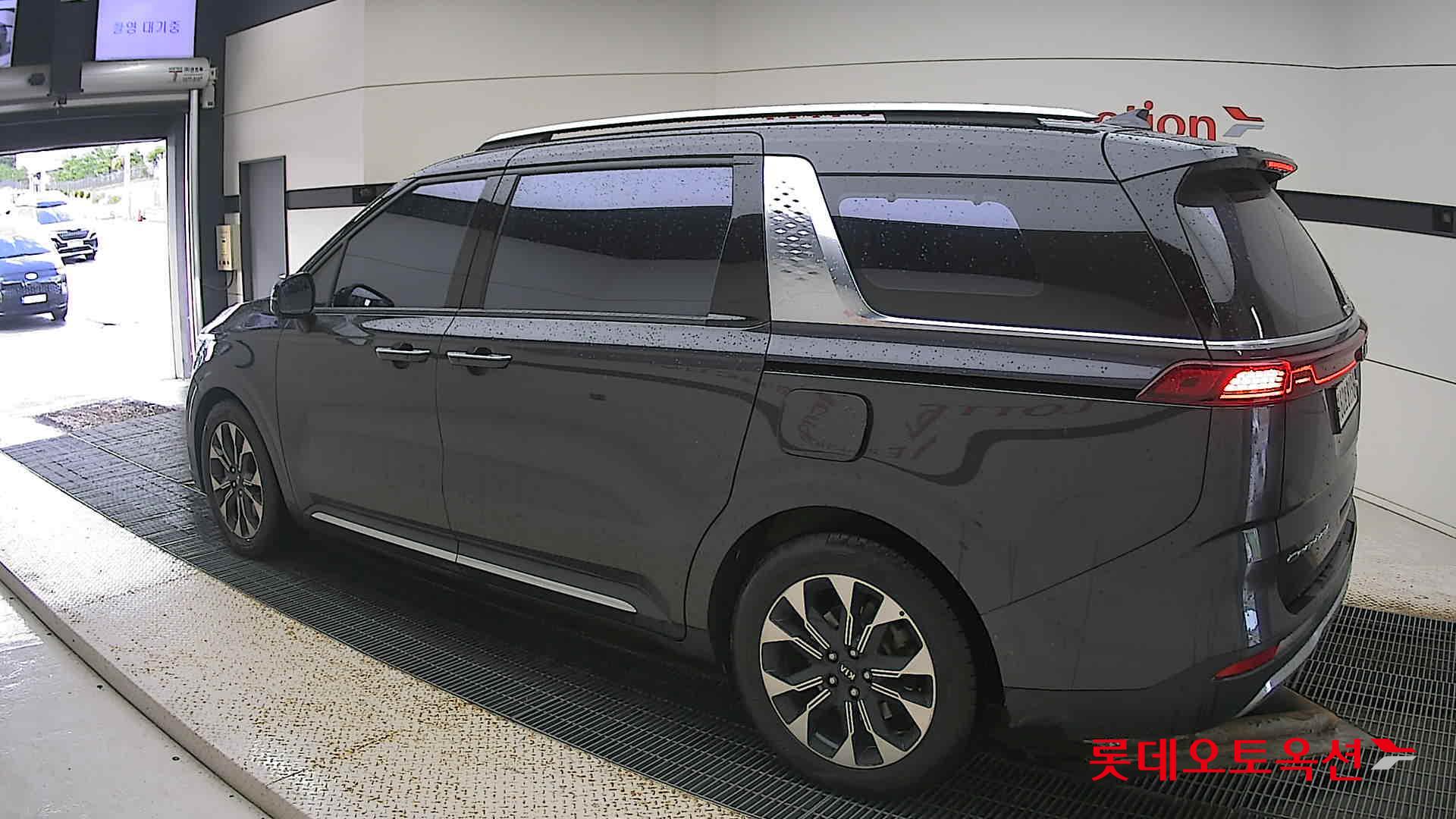 Kia Carnival id 3052549 из Кореи 10