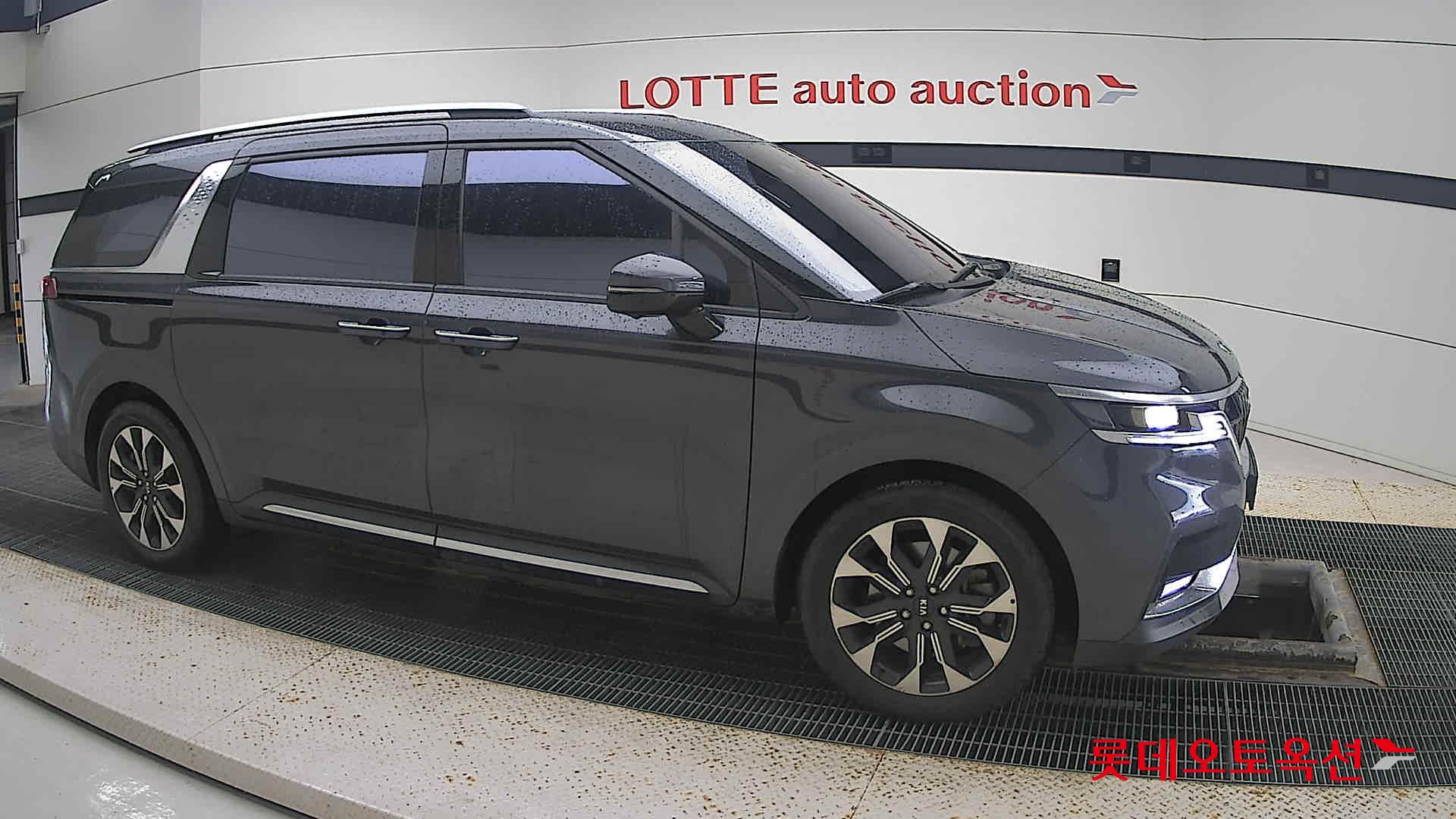 Kia Carnival id 3052549 из Кореи 17