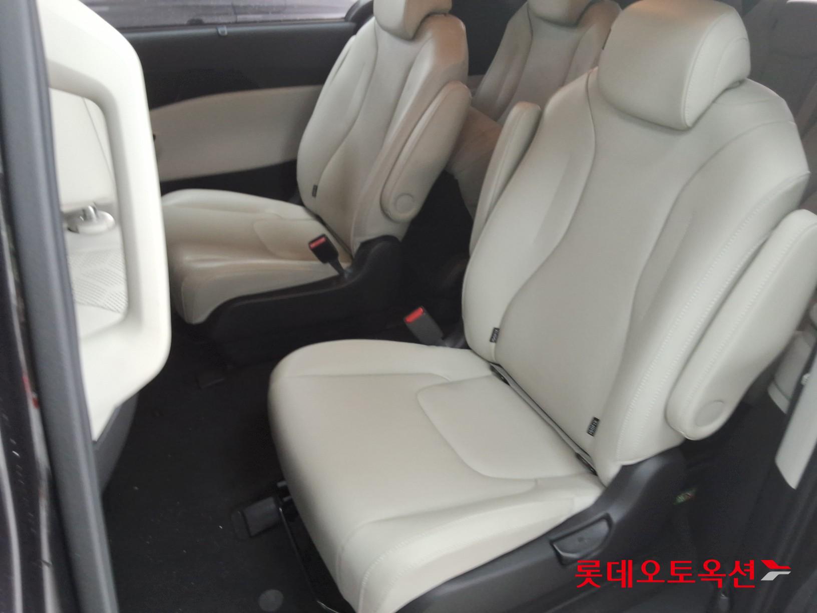 Kia Carnival id 3052549 из Кореи 36