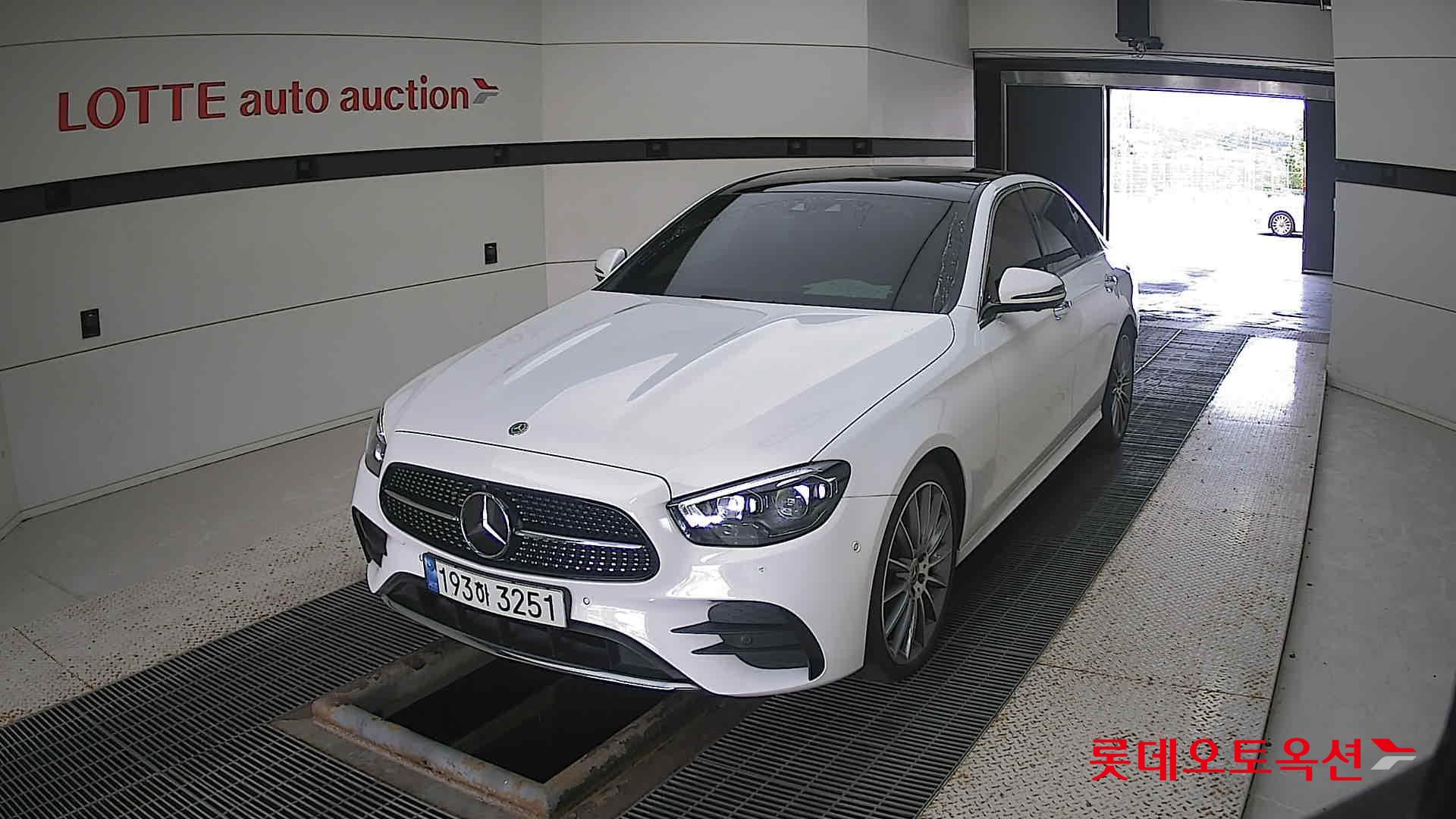 Mercedes-Benz Mercedes-Benz E350 4MATIC 2022 149-POLAR WHITE (BENZ) из Кореи