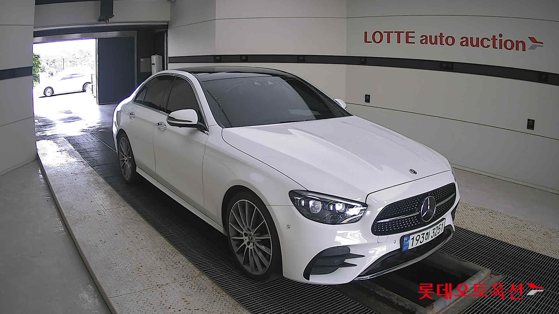 Mercedes-Benz Mercedes-Benz E350 4MATIC 2022 149-POLAR WHITE (BENZ) из Кореи, фото 2