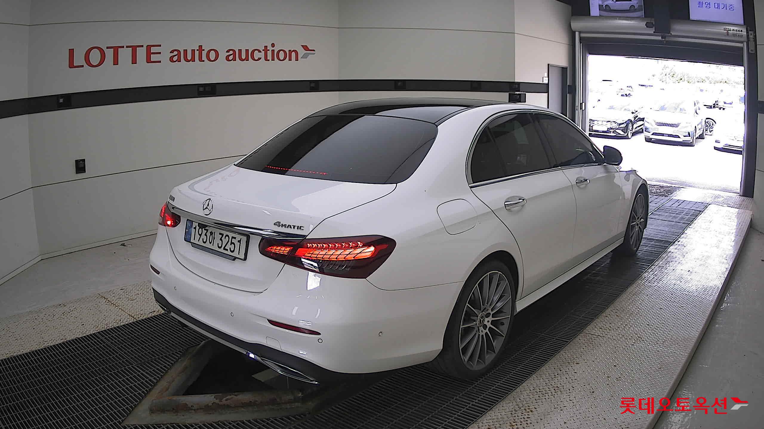 Mercedes-Benz Mercedes-Benz E350 4MATIC 2022 149-POLAR WHITE (BENZ) из Кореи, фото 4