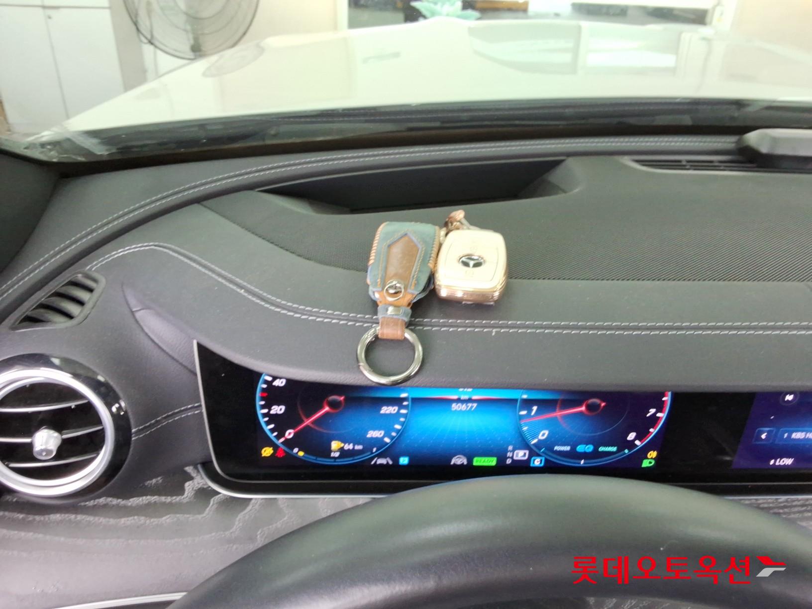 Mercedes-Benz Mercedes-Benz E350 4MATIC id 3052608 из Кореи 33